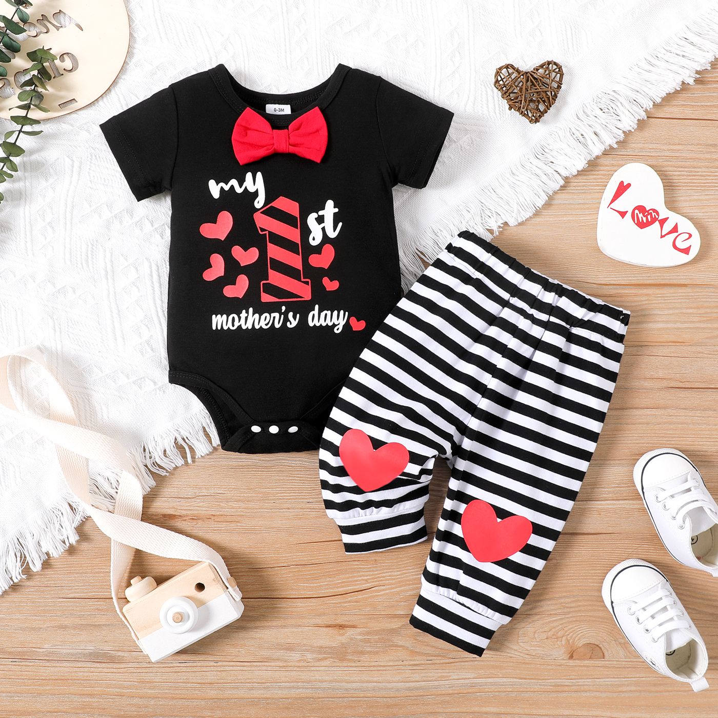 

Mother's Day 2pcs Baby Boy 95% Cotton Striped Pants and Heart & Letter Print Bow Decor Short-sleeve Romper Set