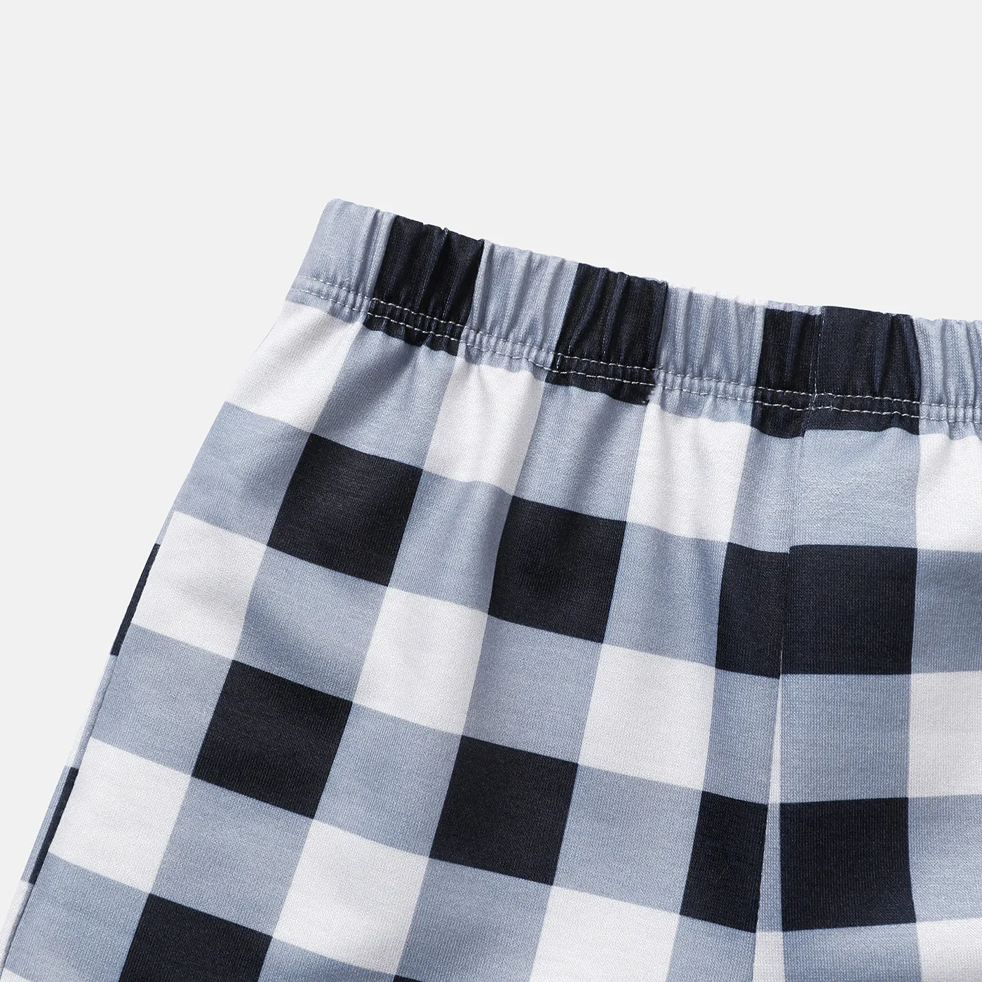 2pcs Baby Boy 100% Cotton Lion Print Short-sleeve Tee and Plaid Naia™ Shorts Set  image 4