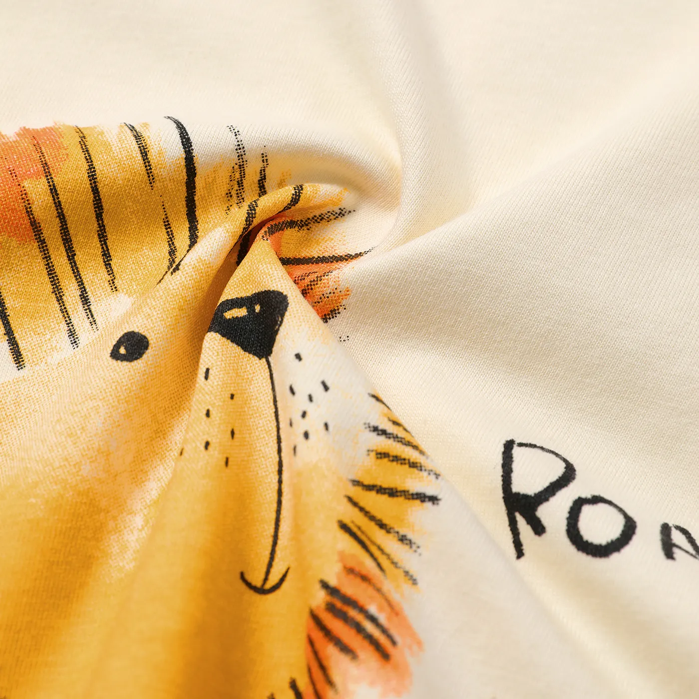 2pcs Baby Boy 100% Cotton Lion Print Short-sleeve Tee and Plaid Naia™ Shorts Set  image 5