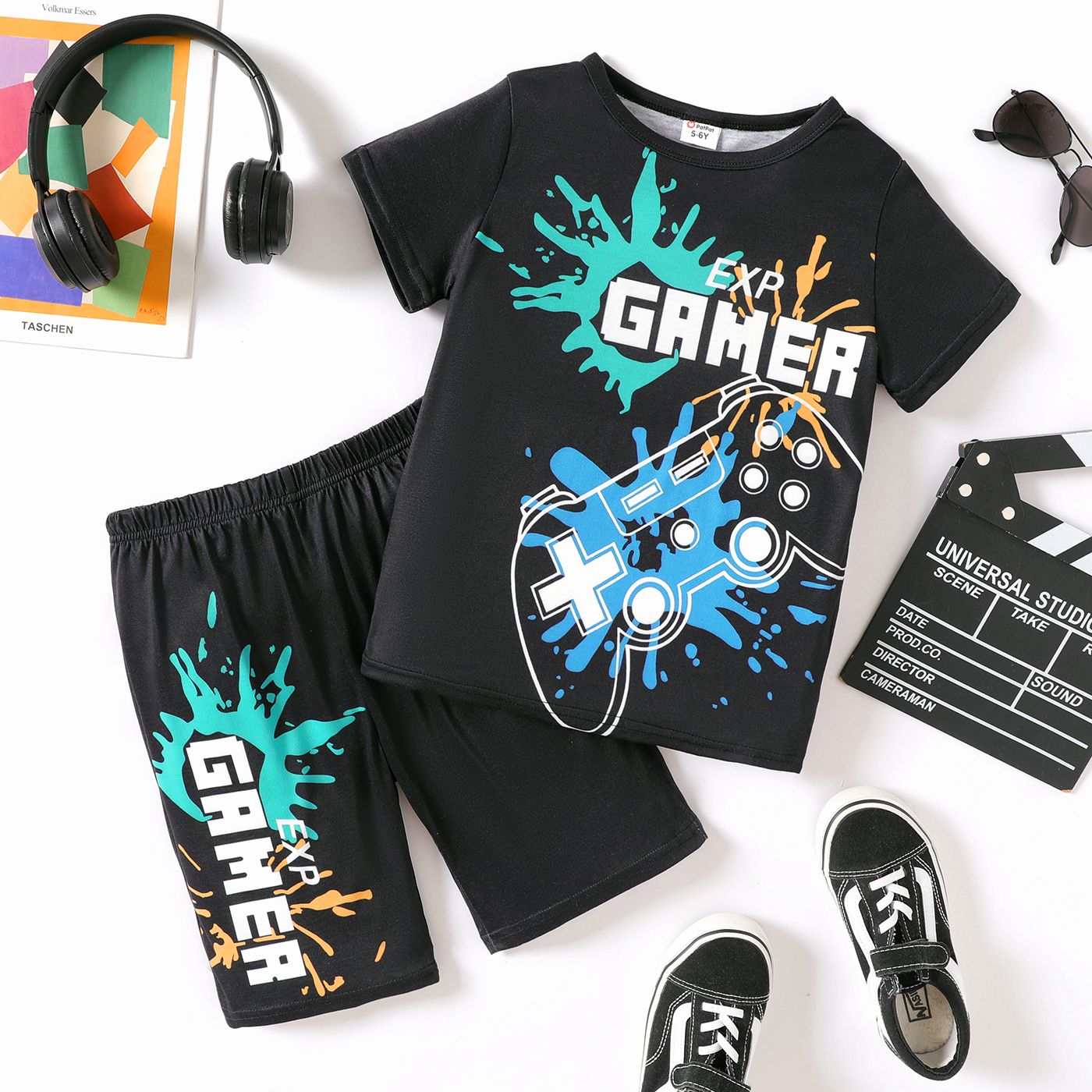 

2pcs Kid Boy Game Consloe Print Short-sleeve Tee and Shorts Set