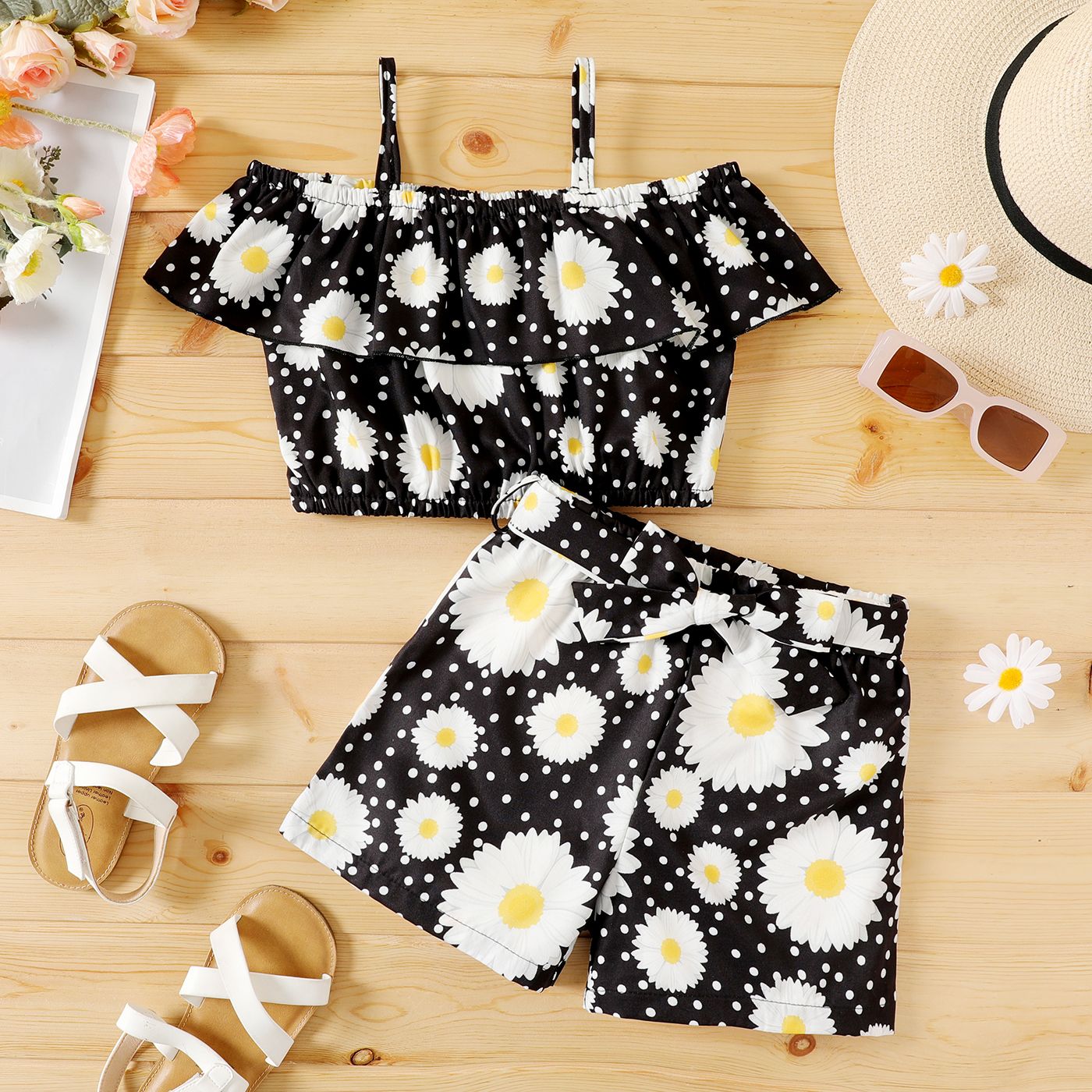 

2pcs Kid Girl Floral Print Flounce Camisole and Belted Shorts Set