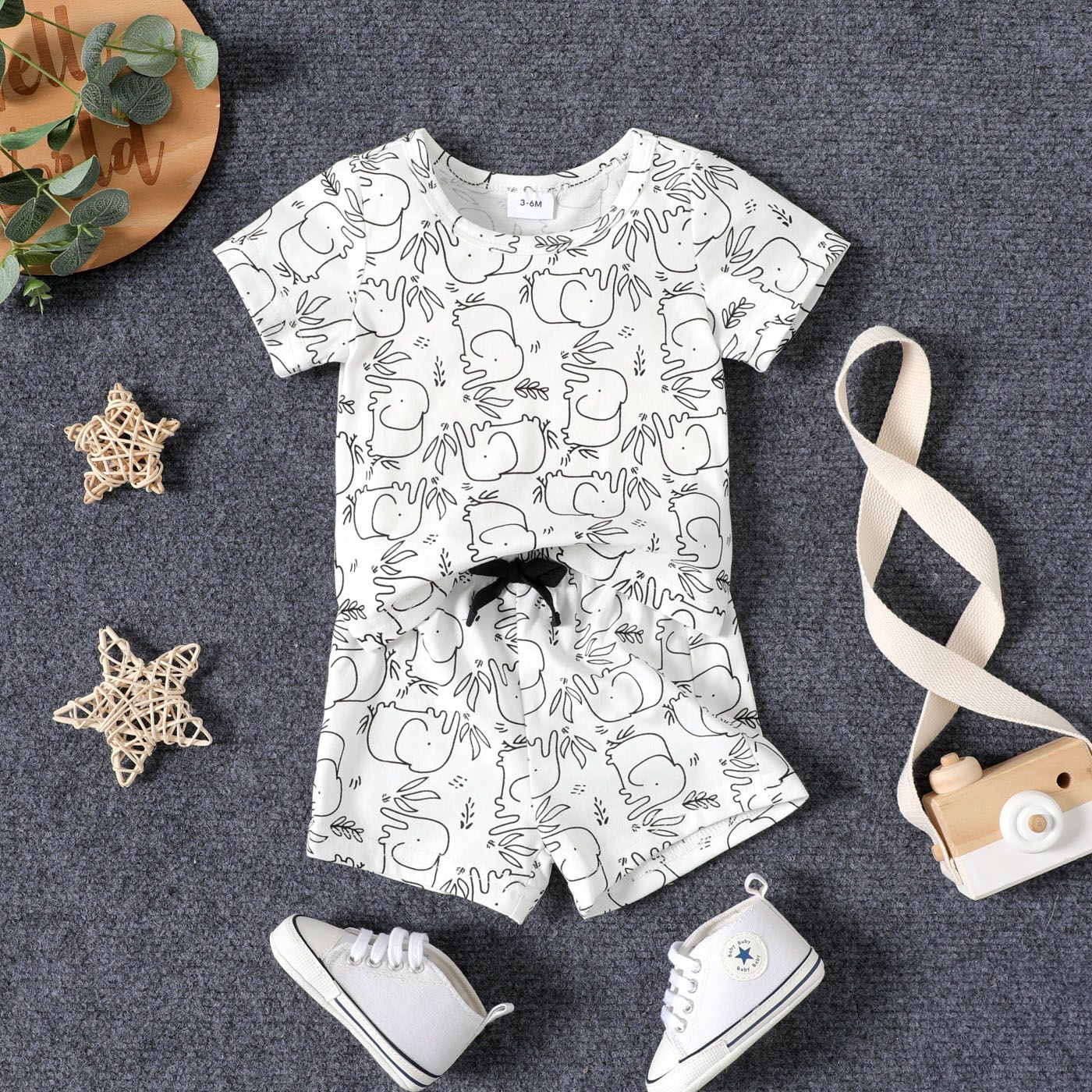 

2pcs Baby Boy Allover Elephant Print Short-sleeve Tee & Shorts Set