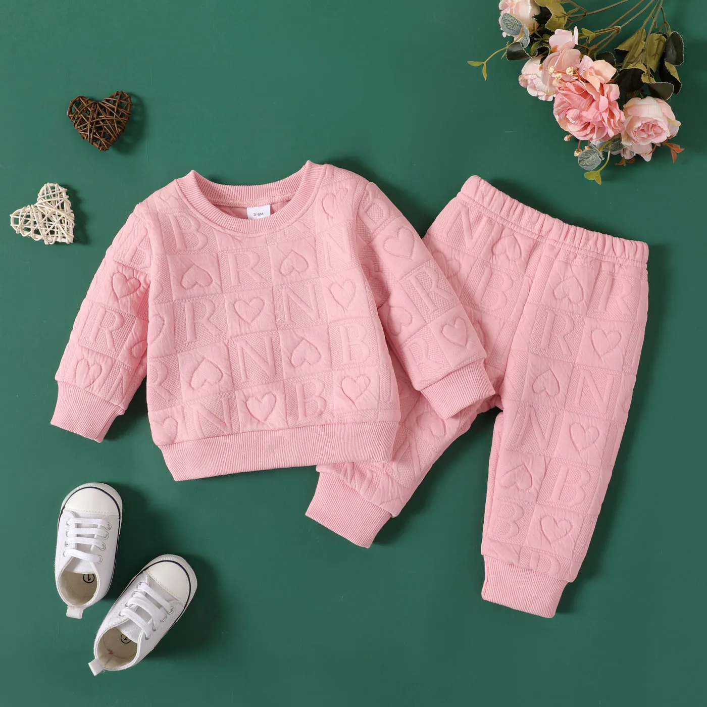 

2pcs Baby Girl Pink Heart & Letter Textured Long-sleeve Set