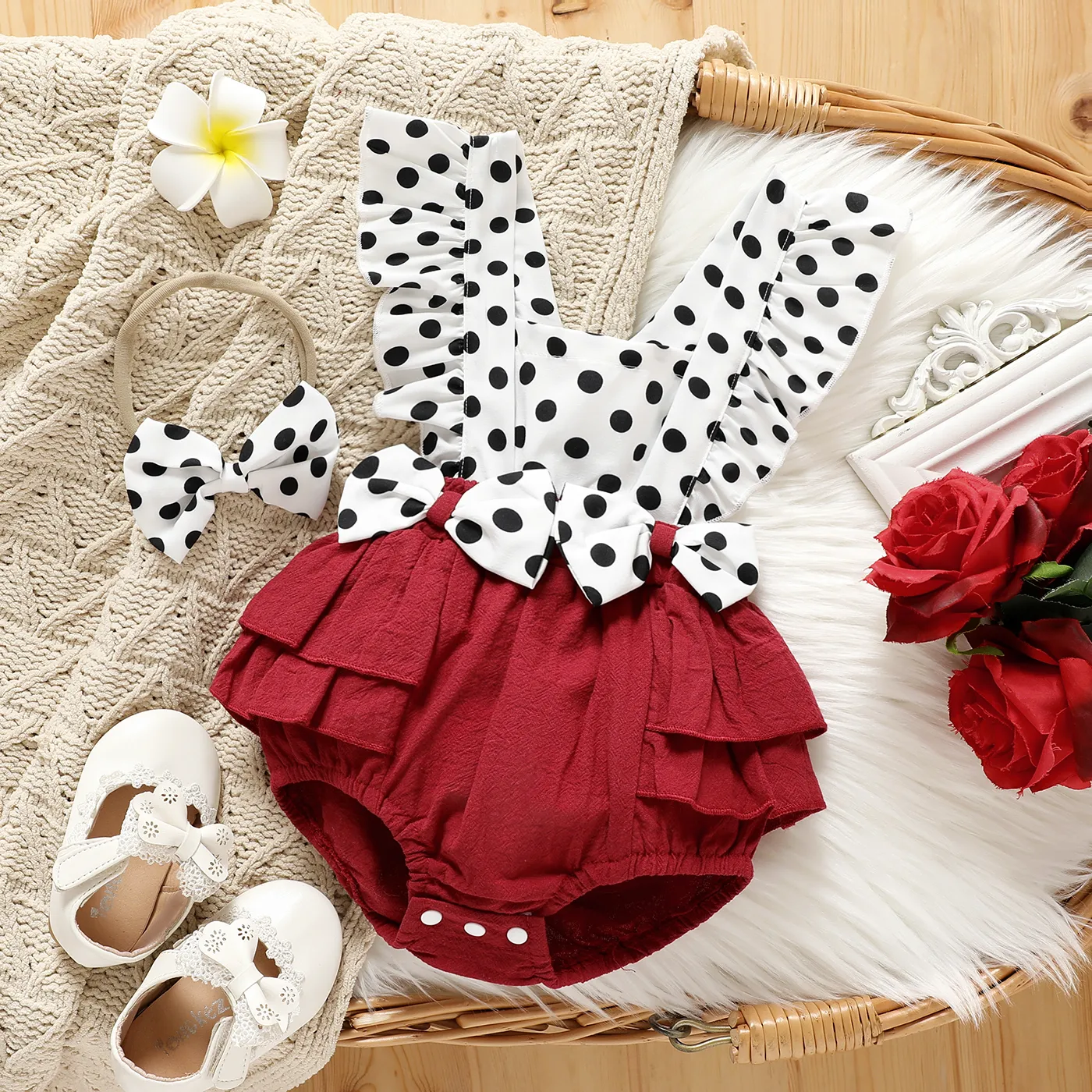 

2pcs Baby Girl Cotton Layered Ruffle Spliced Polka Dots Bow Decor Sleeveless Romper & Headband Set