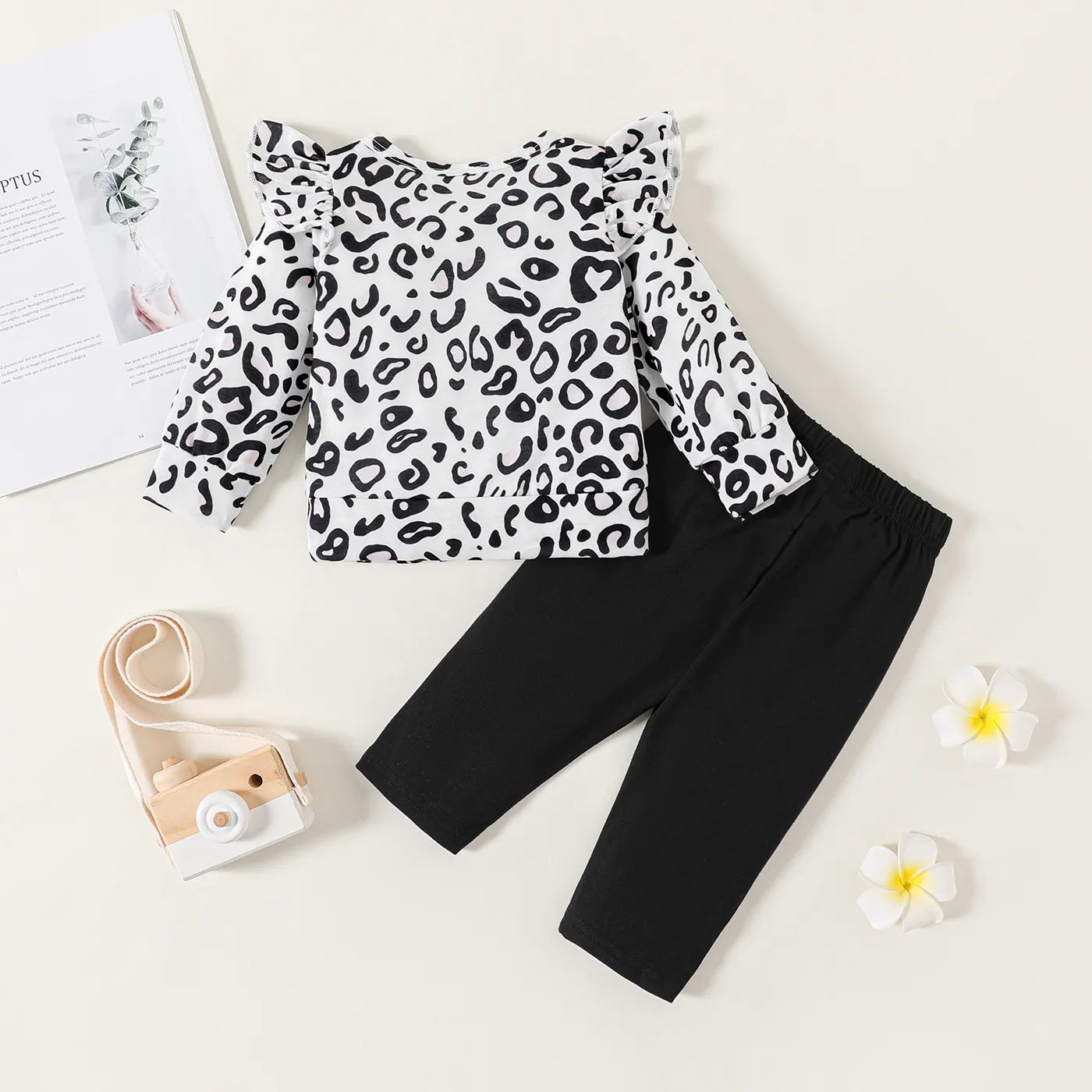 2pcs Baby Girl Heart Embroidered Cotton Pants and Leopard Print Ruffle Long-sleeve Top Set  image 2