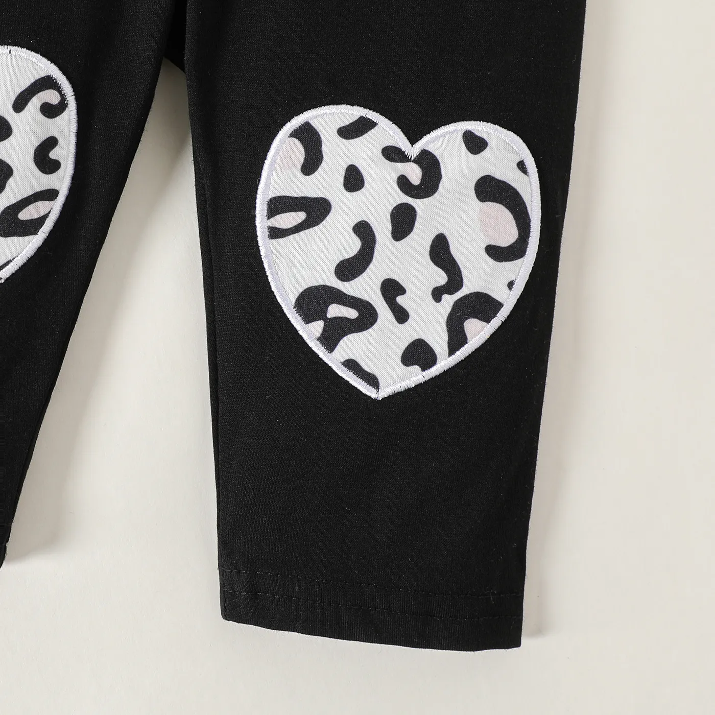 2pcs Baby Girl Heart Embroidered Cotton Pants and Leopard Print Ruffle Long-sleeve Top Set  image 5