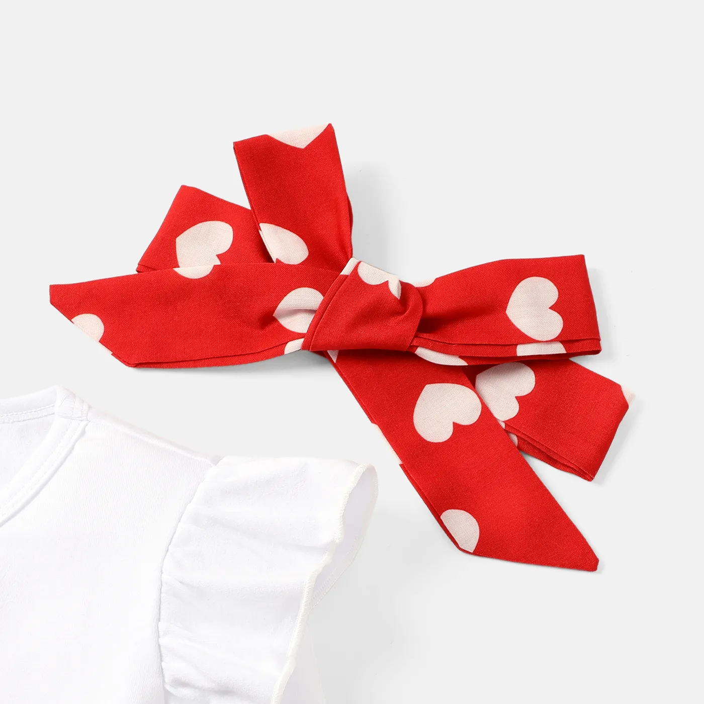 2pcs Toddler Girl Valentine's Day Heart Print Ruffled Long-sleeve Tee and Bows Design Skirt Set  image 3