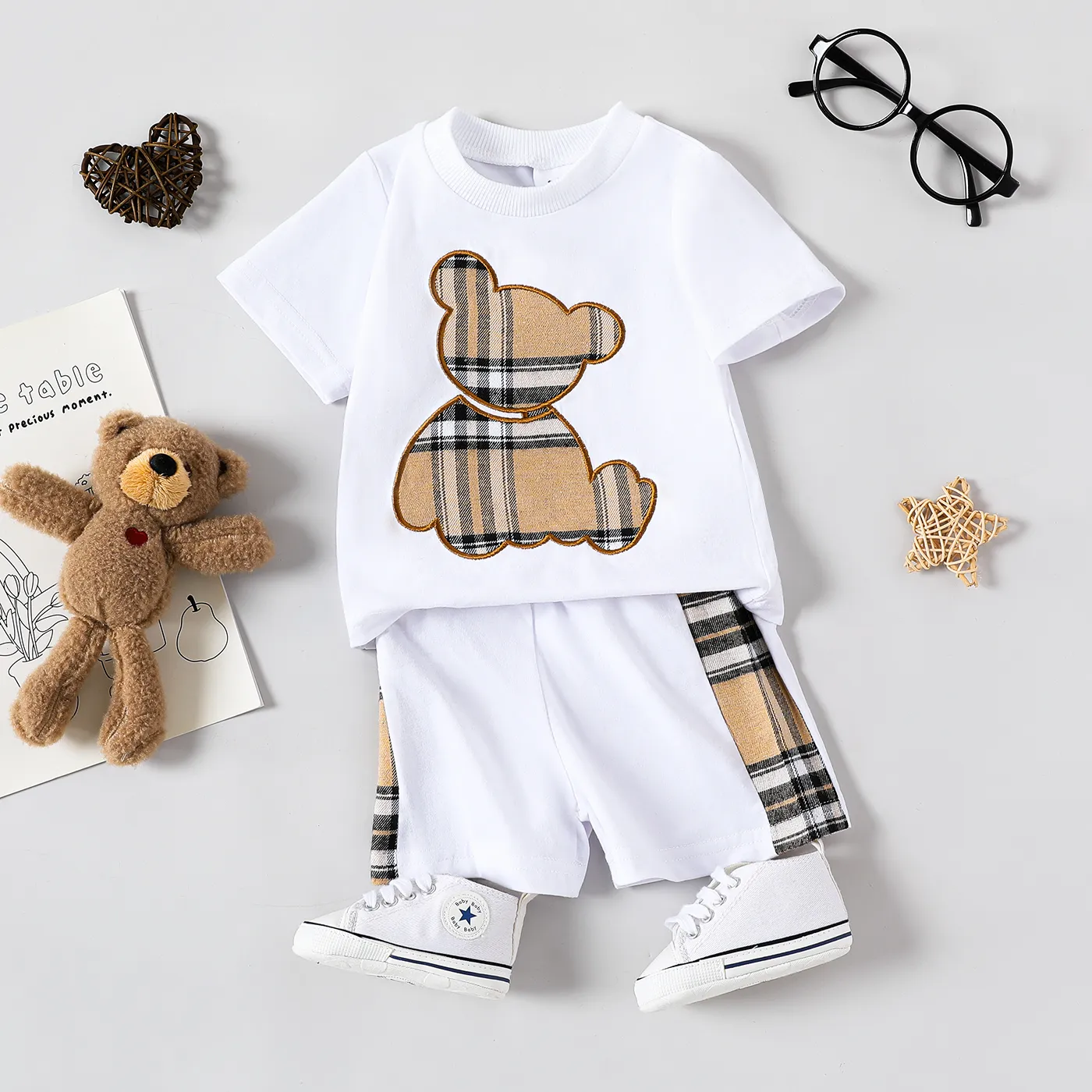 2pcs Baby Boy Plaid Bear Graphic Short-sleeve Tee & Shorts Set White big image 1