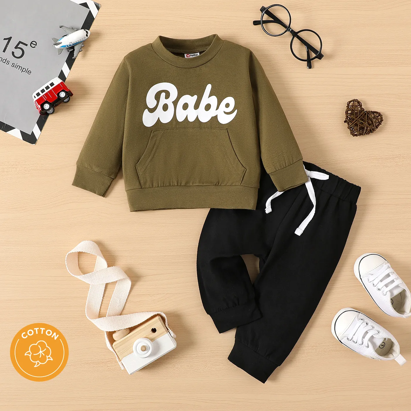 

2pcs Baby Boy/Girl 95% Cotton Letter Print Long-sleeve Sweatshirt and Sweatpants Set