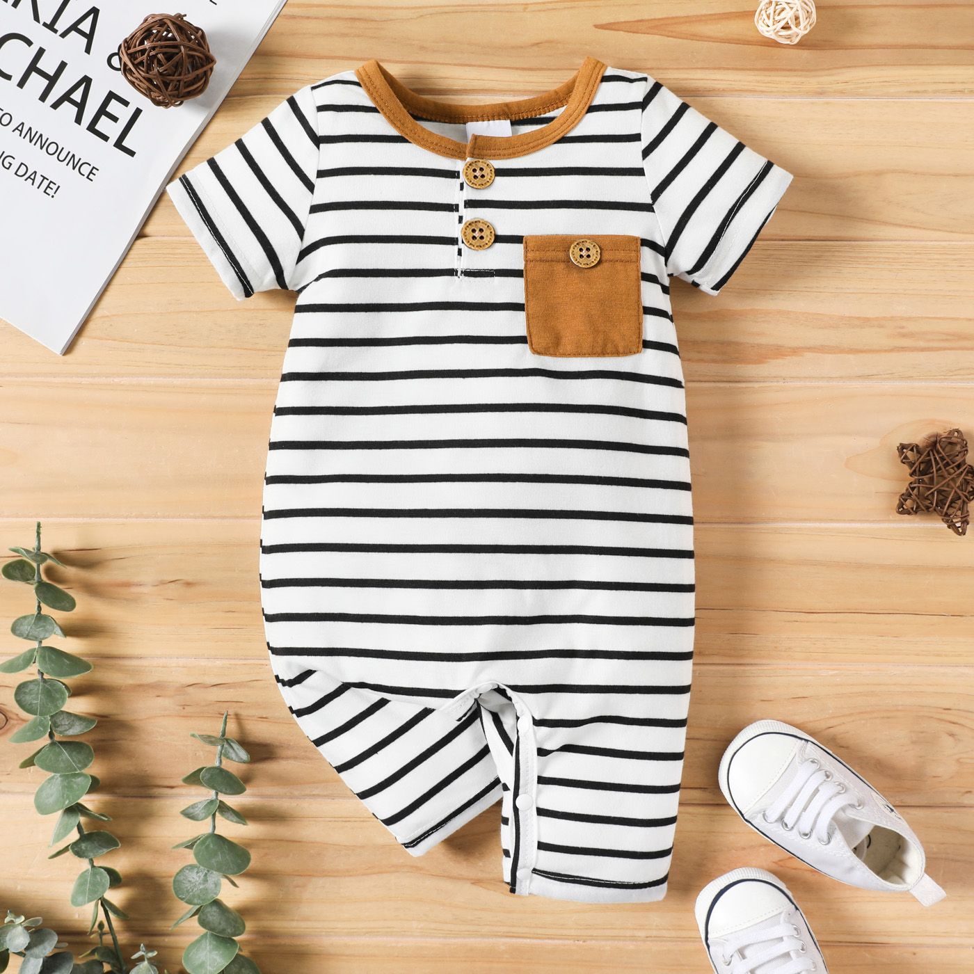 

Baby Girl 95% Cotton Short-sleeve Striped Romper with Pocket