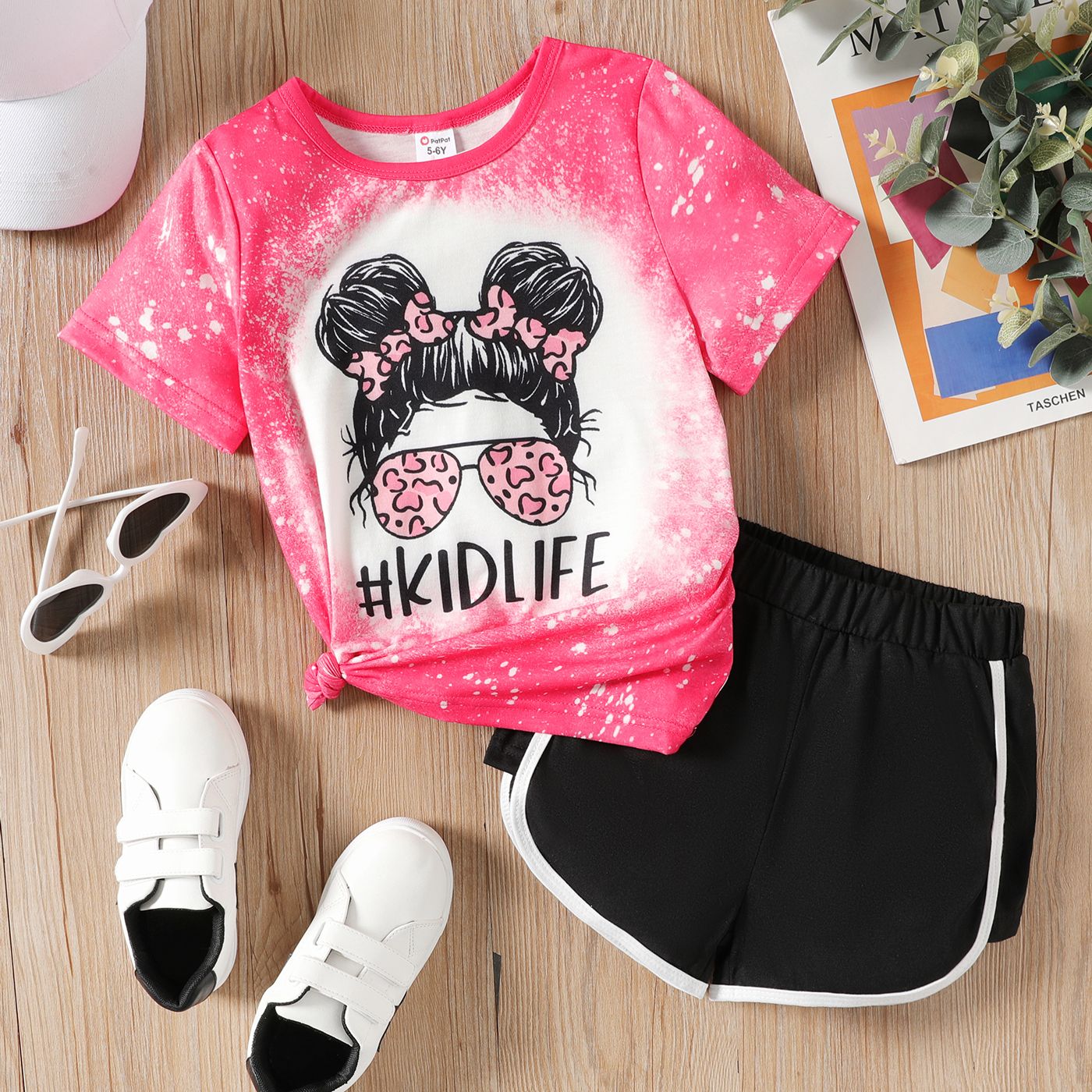 

Kid Girl Fifure Print Short-sleeve Tee/ Colorblock Elasticized Shorts