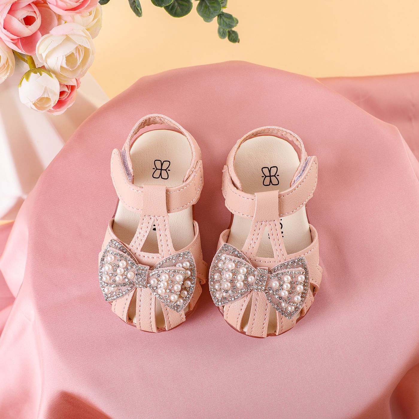 

Toddler / Kid Faux Pearl & Rhinestone Bow Decor Sandals