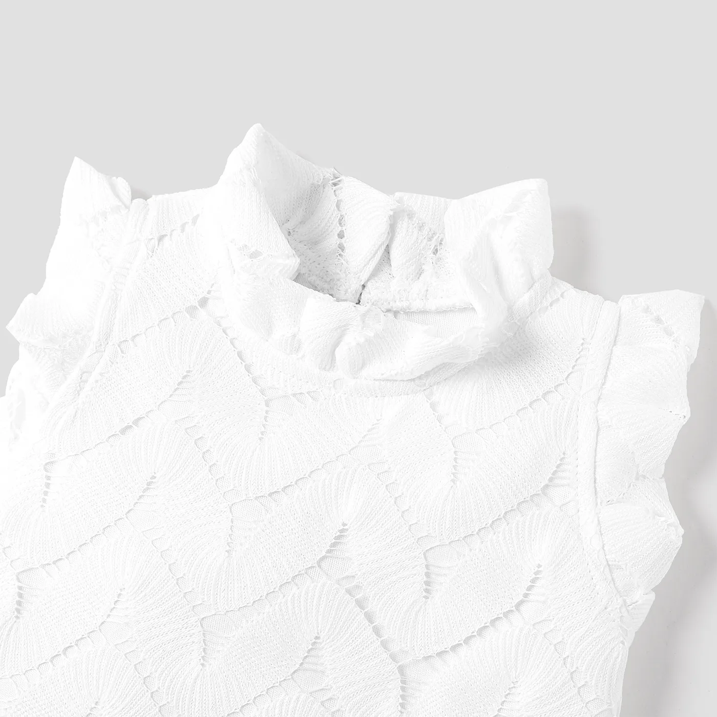 2pcs Baby Girl Ruffle Collar Flutter-sleeve Lace Tee and Plaid Bowknot Design Shorts Set BlackandWhite image 3