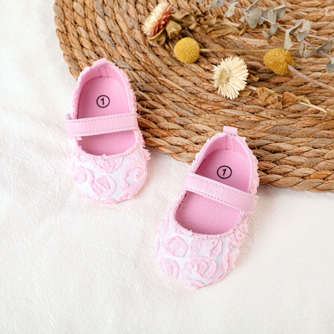 

Baby / Toddler Floral Lace Decor Prewalker Shoes
