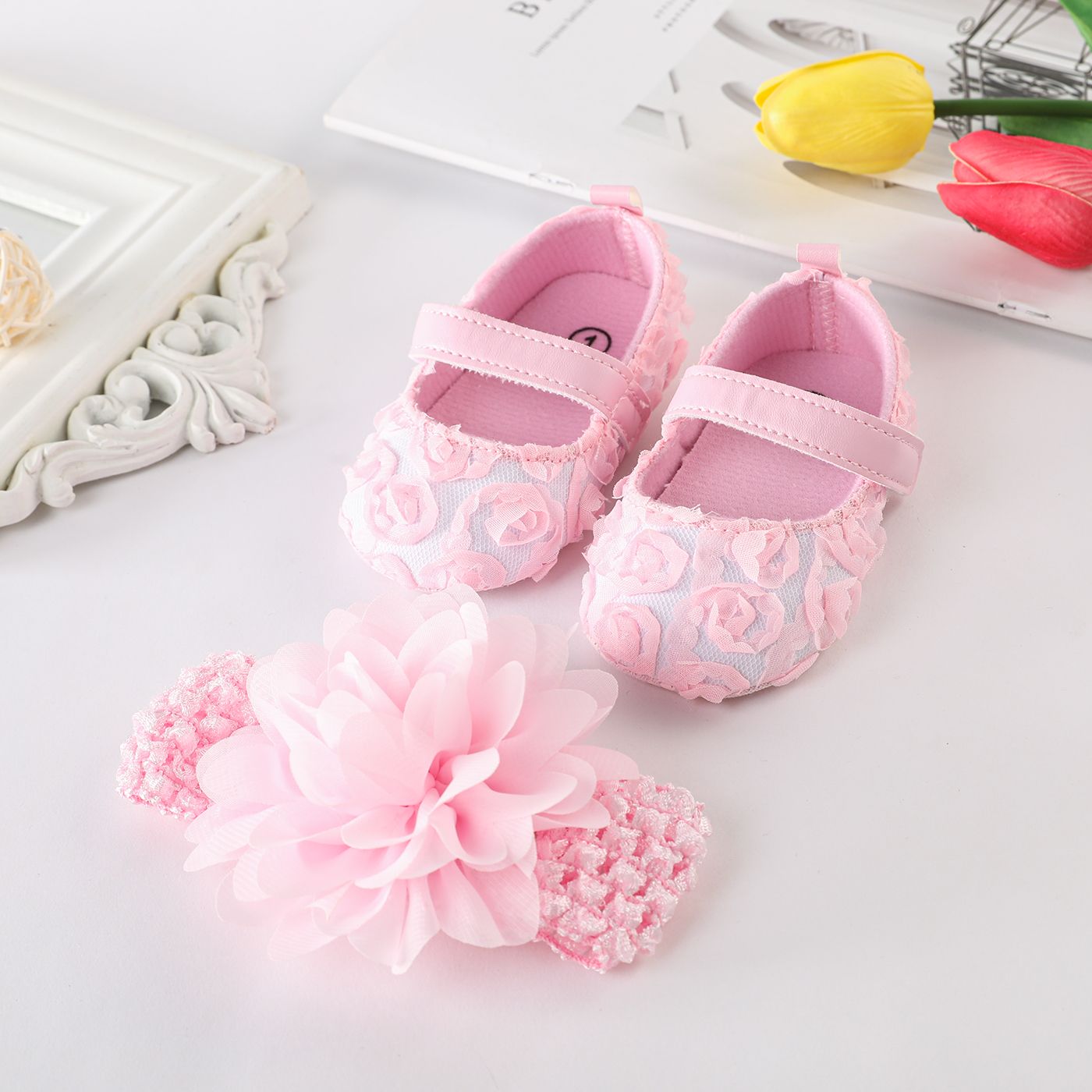 

2Pcs Baby Floral Lace Decor Soft Sole Prewalker Shoes & Headband Set