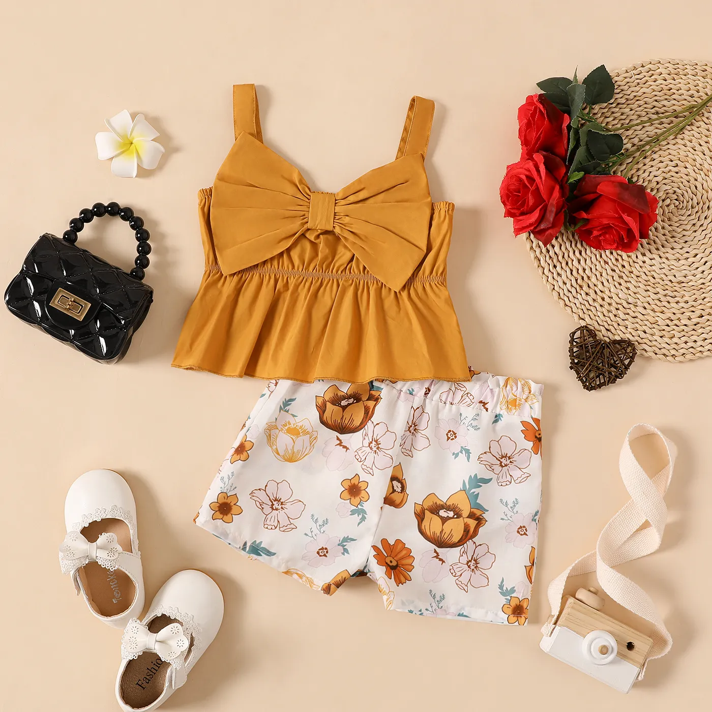 2pcs Toddler Girl Bowknot Design Camisole and Floral Print Shorts Set  big image 1