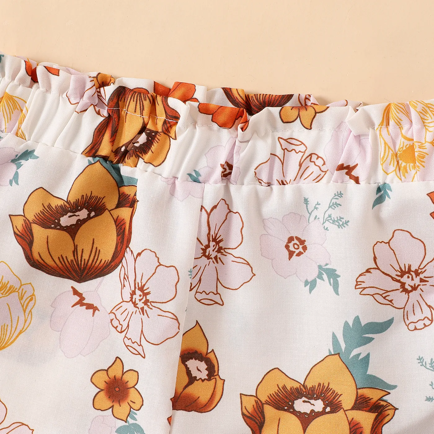 2pcs Toddler Girl Bowknot Design Camisole and Floral Print Shorts Set  image 5