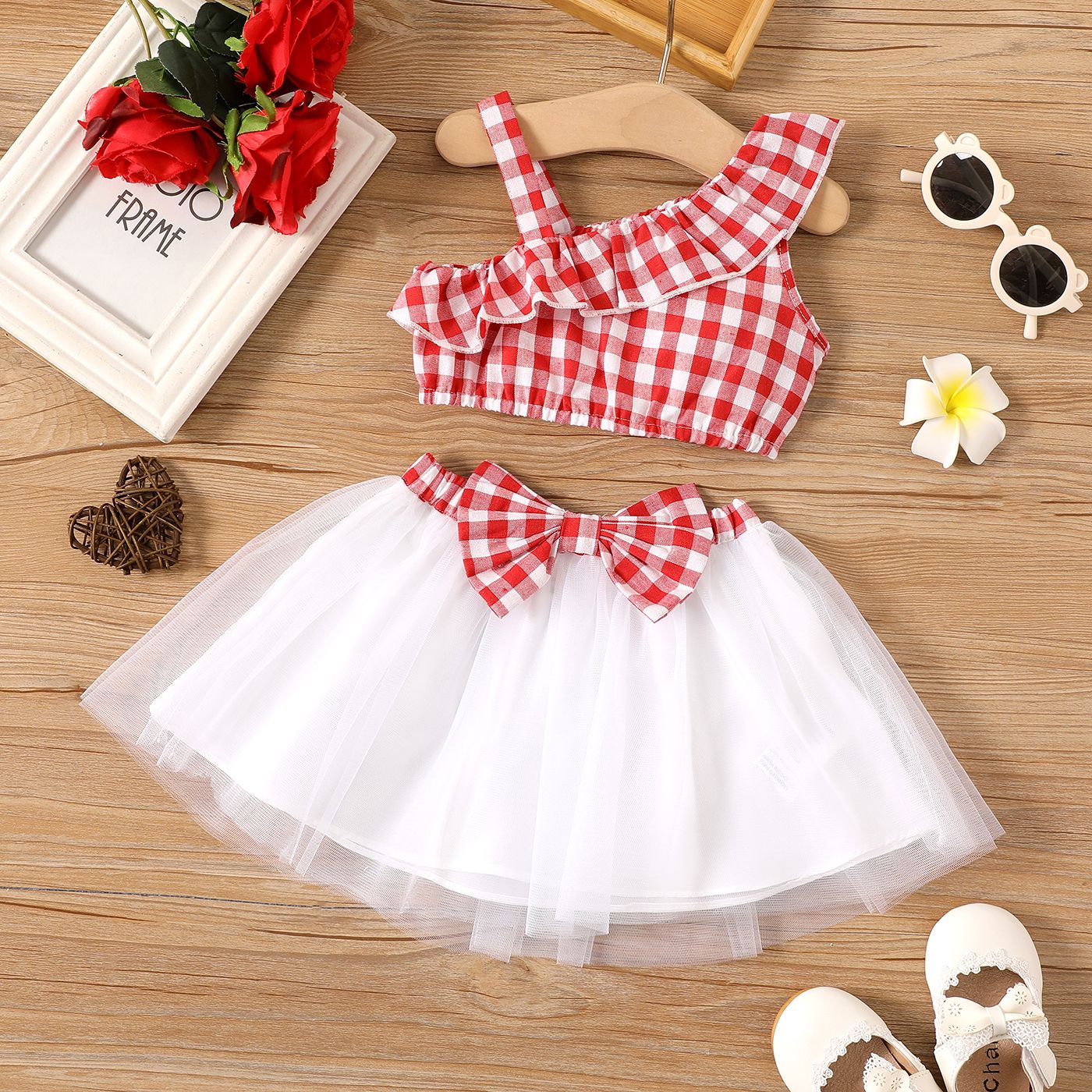 

2pcs Baby Girl Red Gingham Ruffled Sleeveless Crop Top and Bow Front Mesh Skirt Set