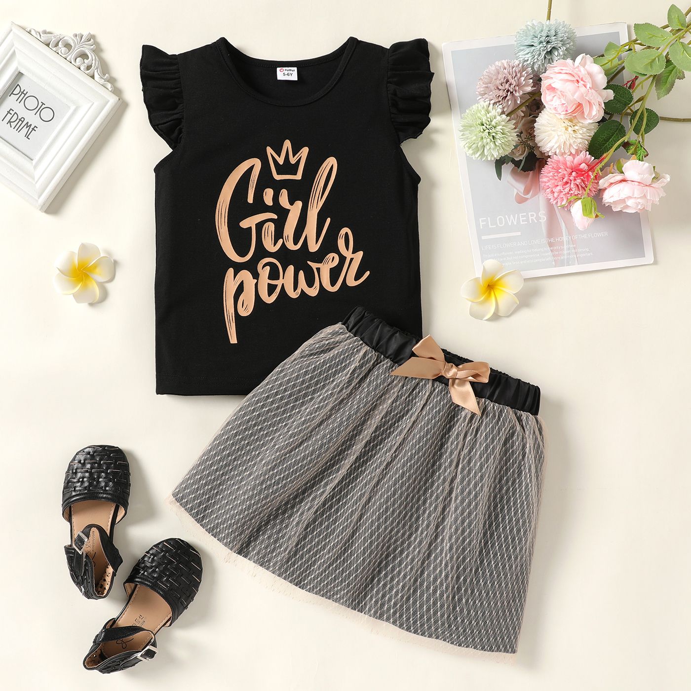 

2pcs Kid Girl Letter Print Flutter-sleeve tee and Mesh Splice Skirt Set