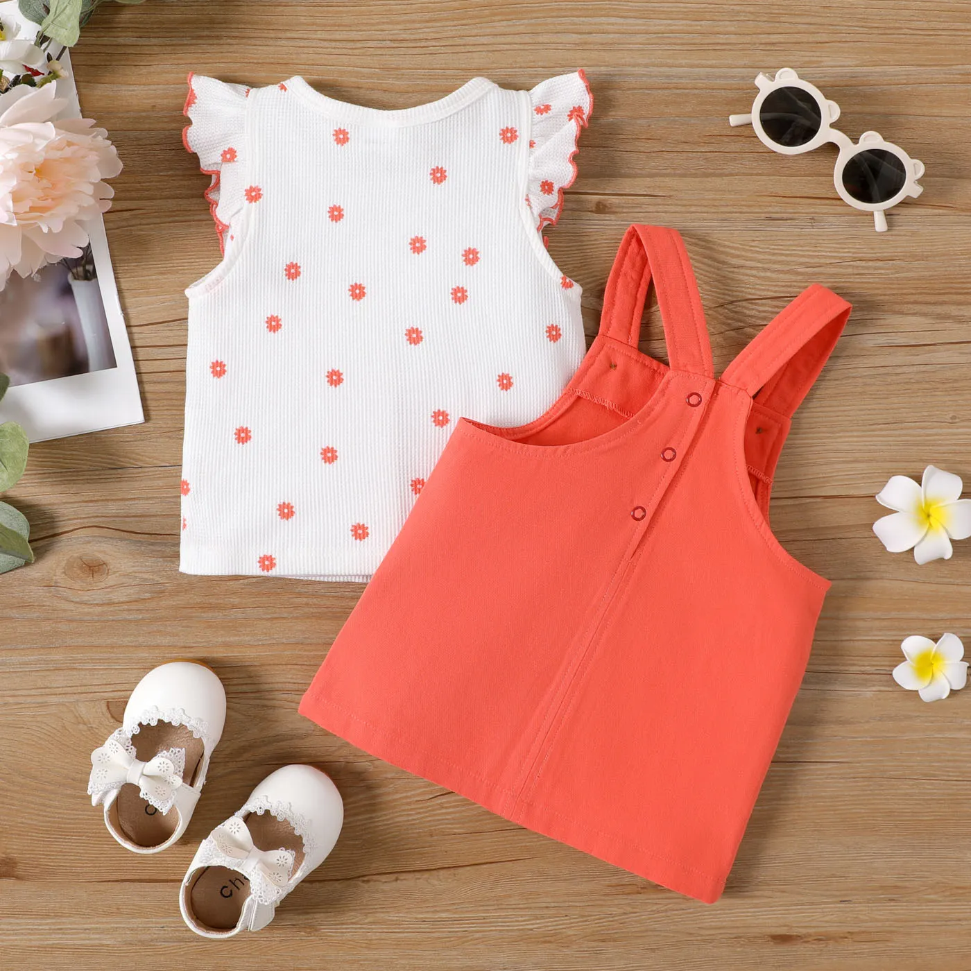 2pcs Baby Girl Floral Print Flutter-sleeve Top and 100% Cotton Overall Dress Set REDWHITE image 2