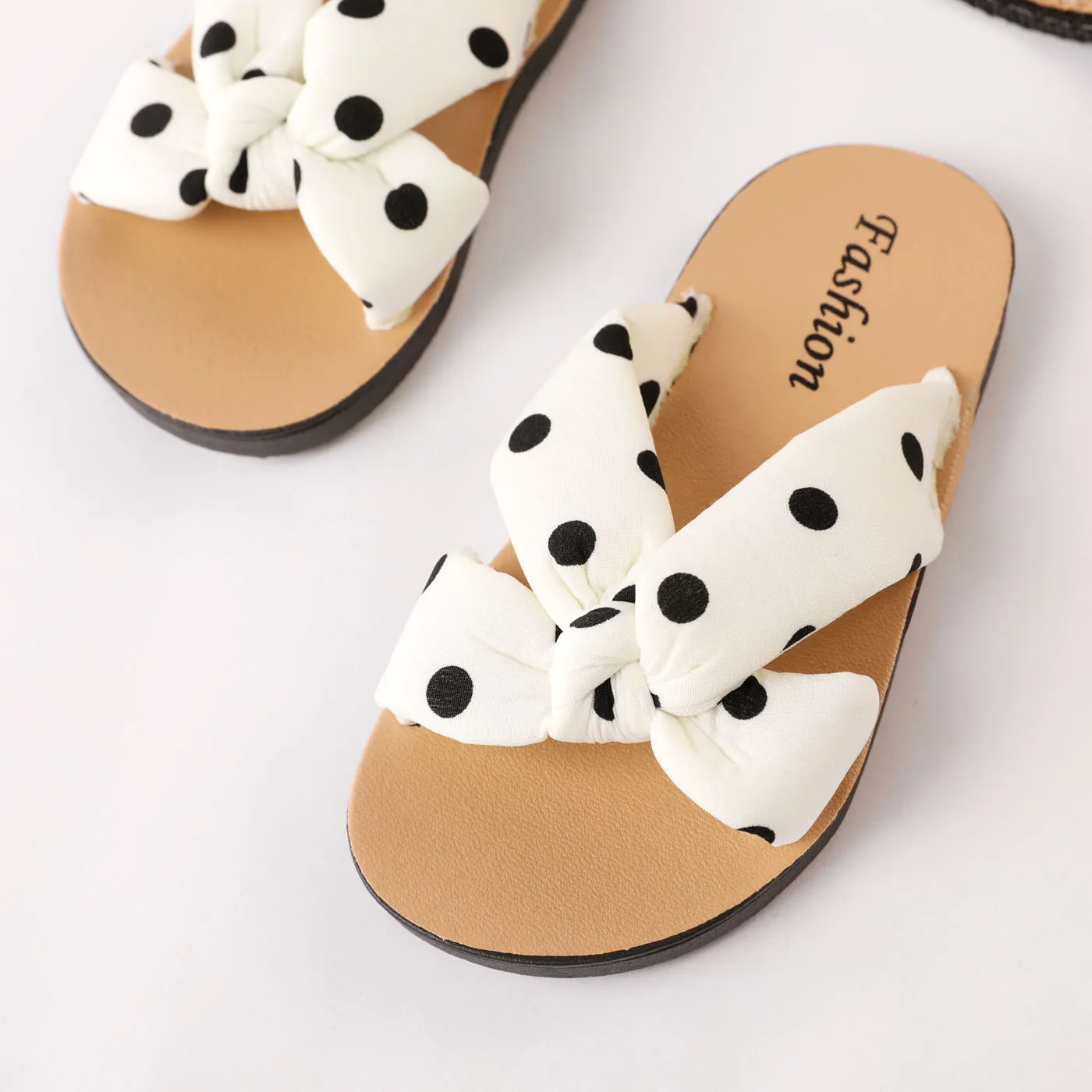 Toddler Girls Cute Polka Dot Slippers  image 4