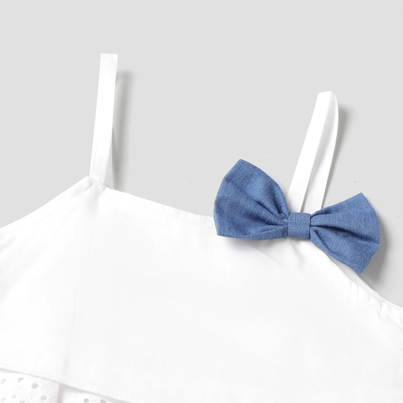 2pcs Toddler Girl Bowknot Design Schiffy Design Camisole and Ripped Denim Shorts Set White image 3