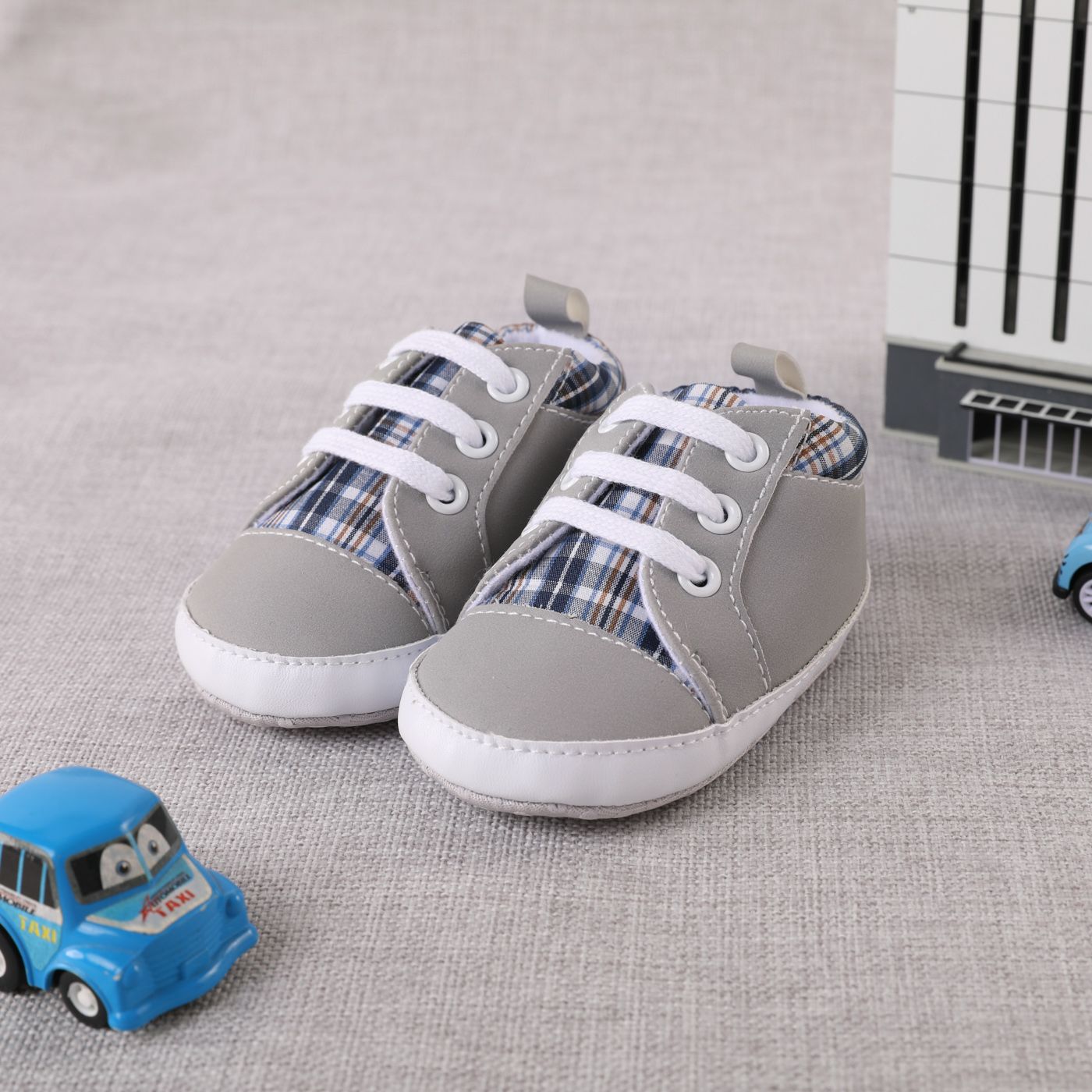 

Baby / Toddler Plaid Panel Lace Up Prewalker Shoes