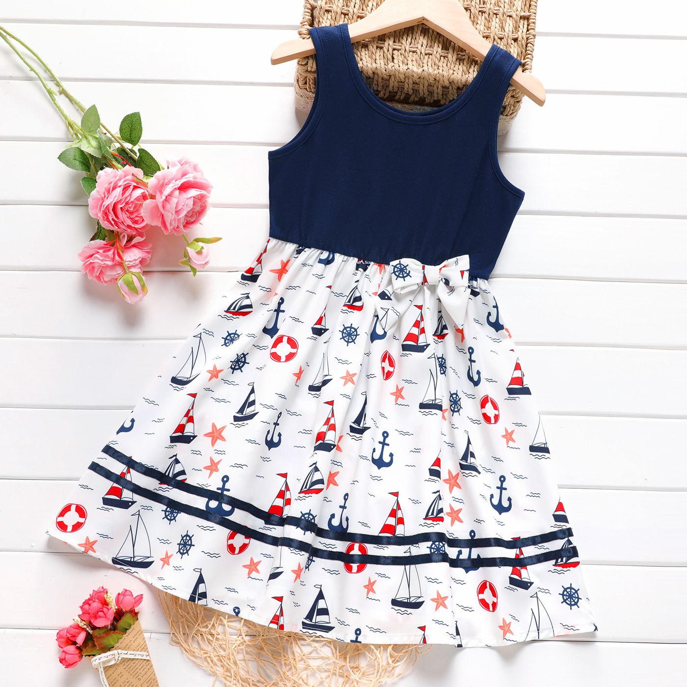 

Kid Girl Bow Decor Sailboat Print Panel Tank Dress