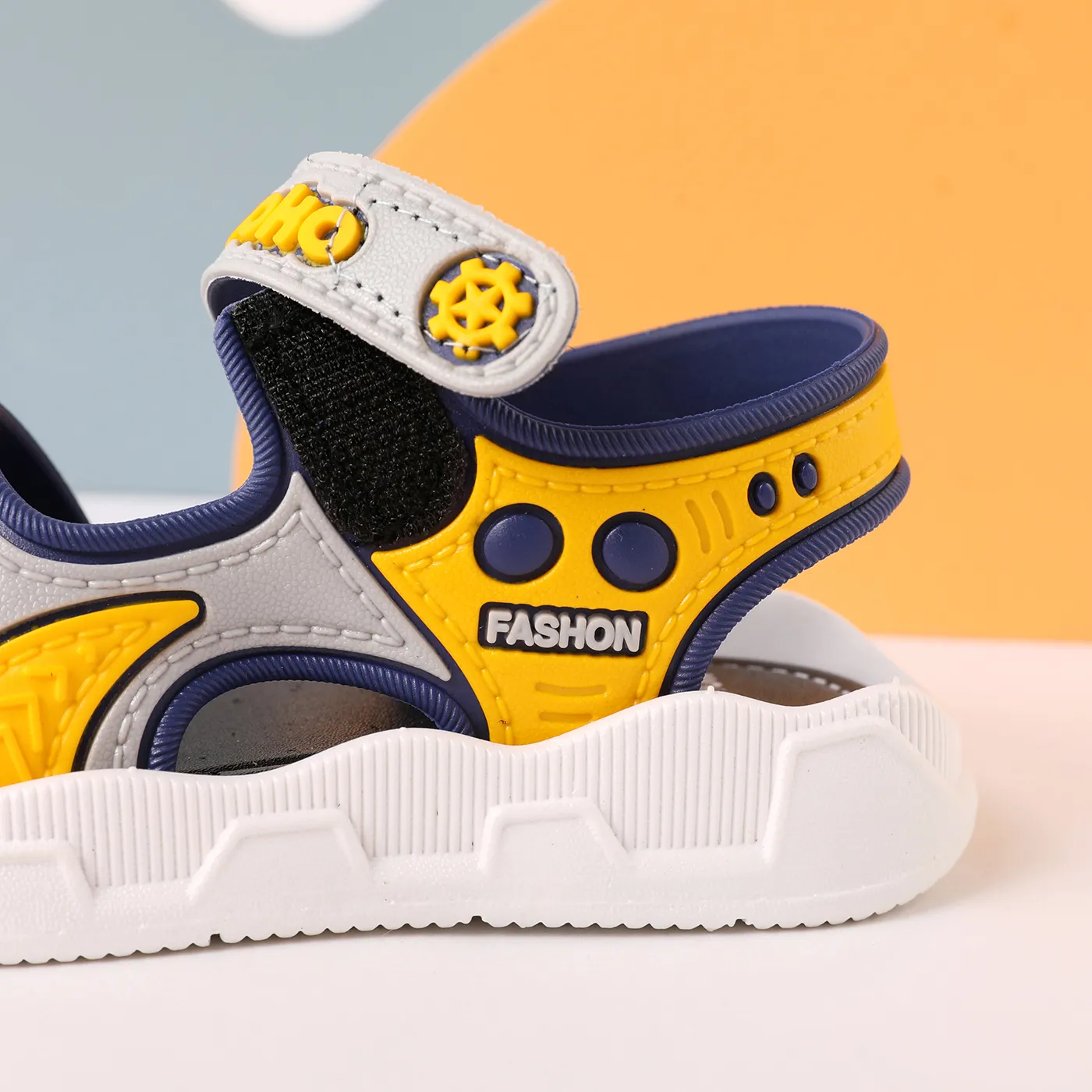 Toddler / Kid Letter Graphic Sandals  image 5
