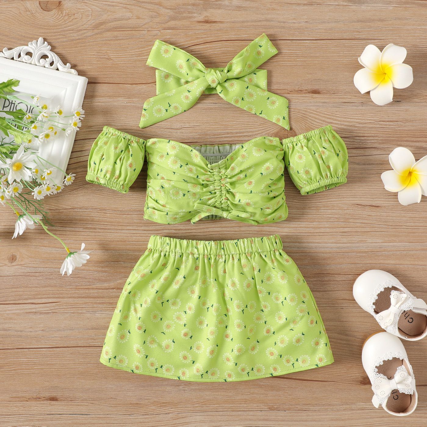 3pcs Baby Girl Floral Print Off Shoulder Short-sleeve Ruched Crop Top and Skirt & Headband Set