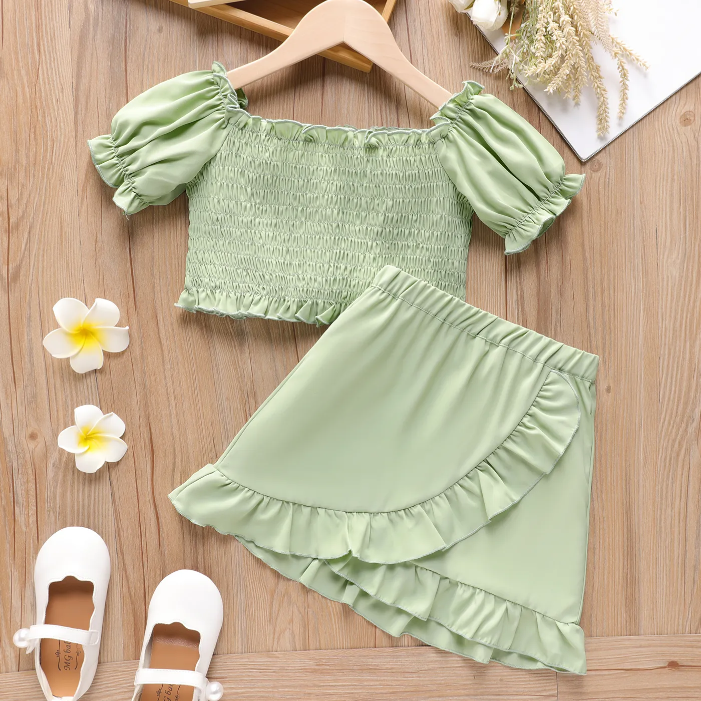 2pcs Kid Girl Ruffle Trim Puff Sleeve Smocked Top and Tulip Hem Skirt Set