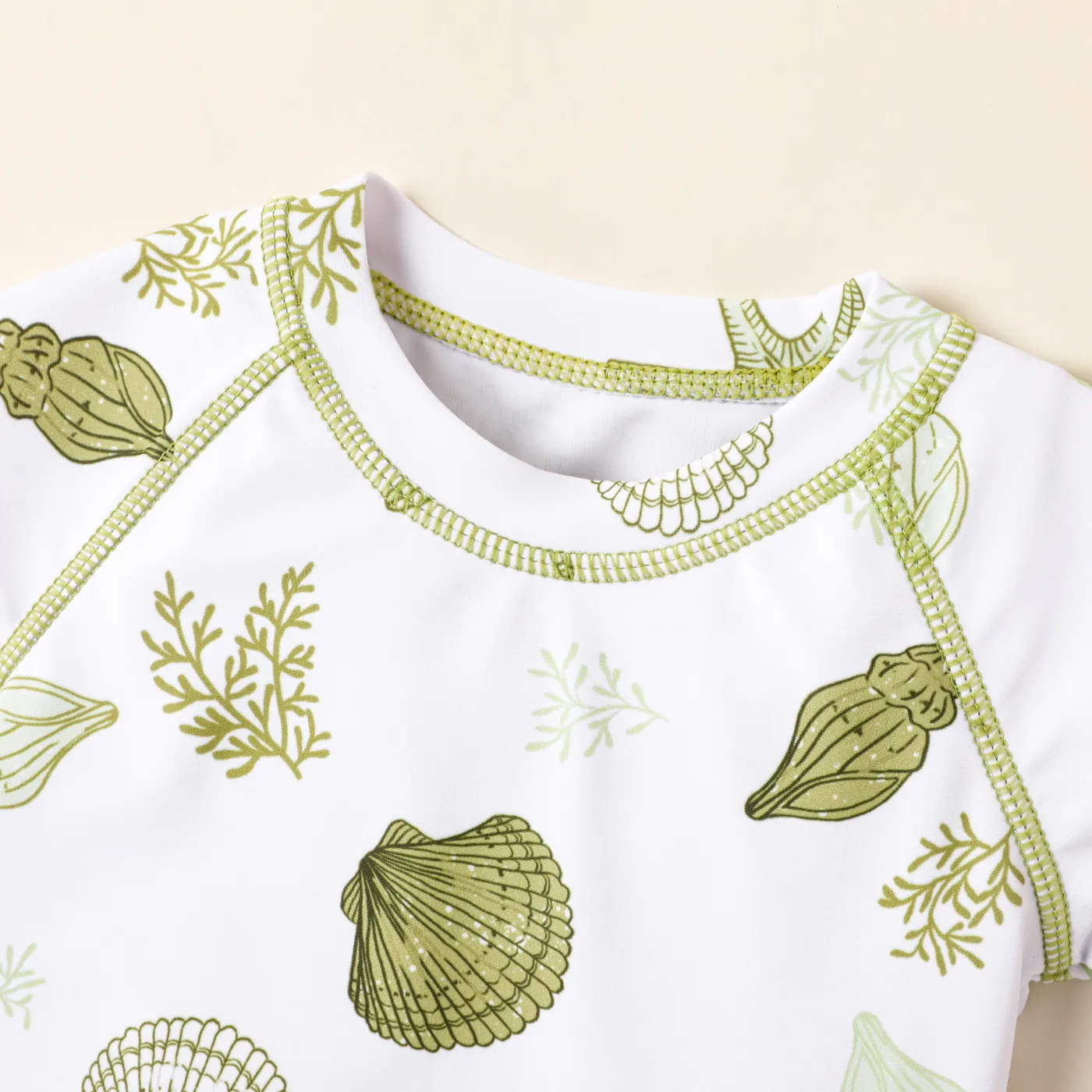 2pcs Baby Boy Allover Scallop Print Short-sleeve Two-piece Swimsuit Set Green/White image 3