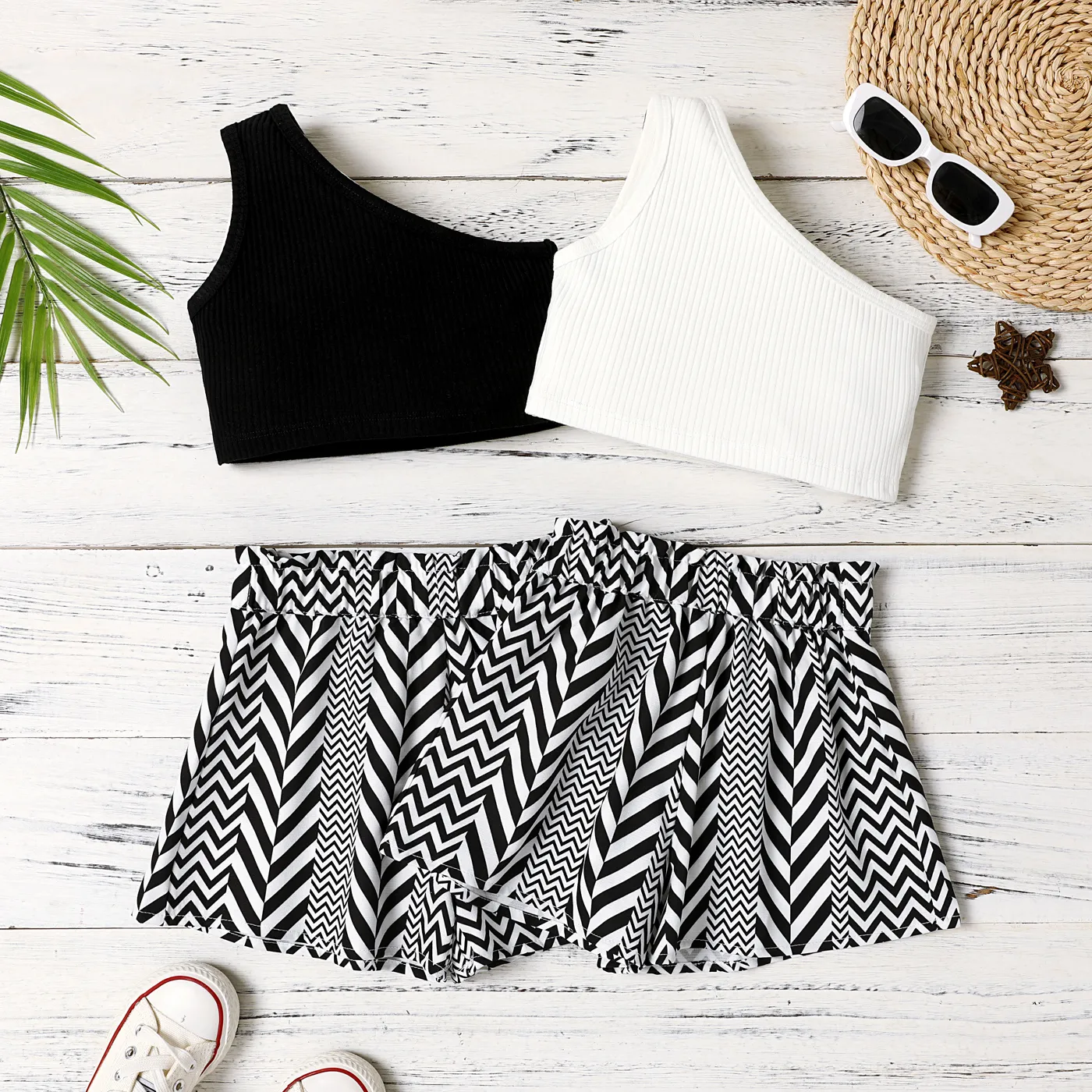 2Pcs Toddler Girl Cotton Cold Shoulder Tank Top and Geometry Print Shorts Set