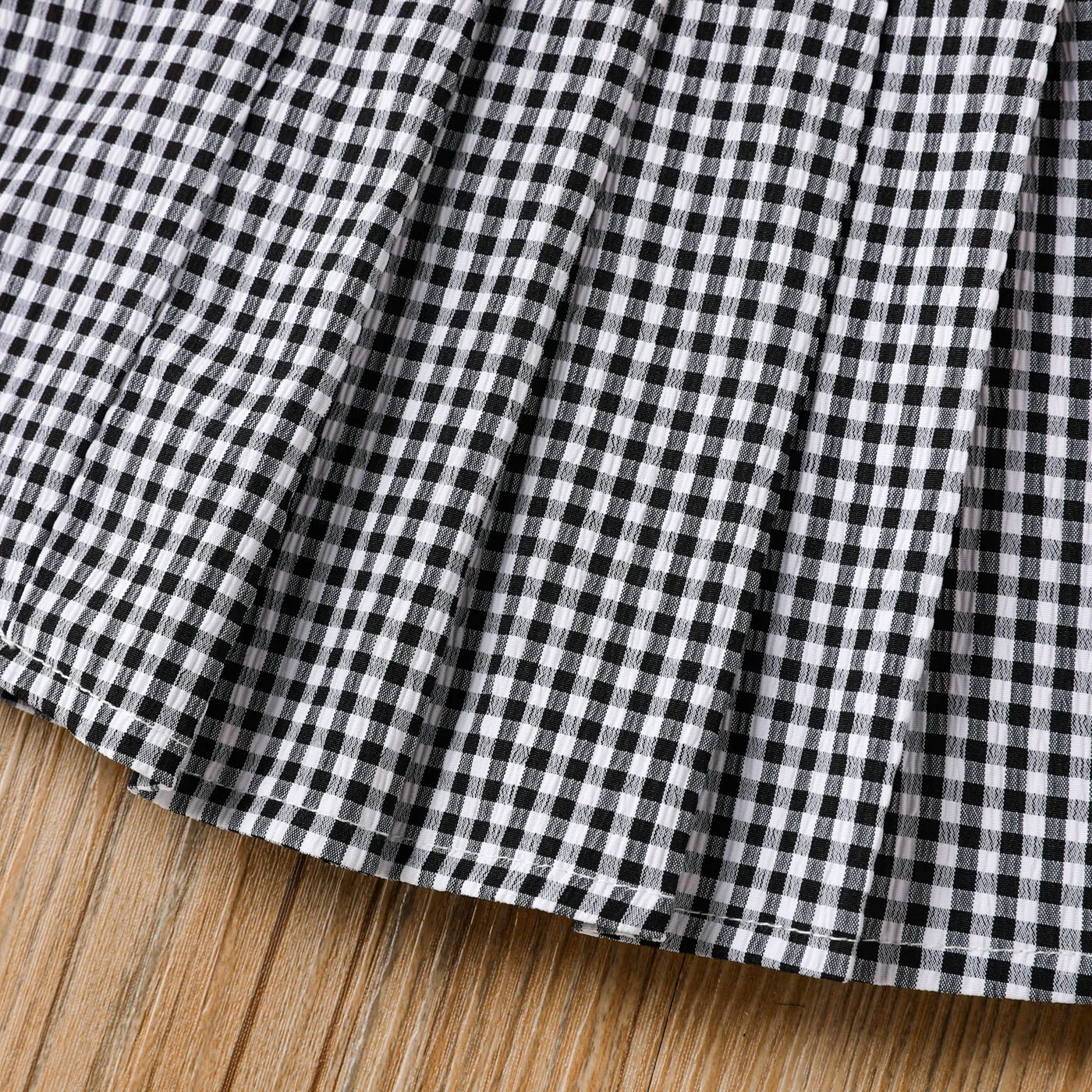 2Pcs Toddler Girl One-Shoulder Cotton Top and Button Decor Plaid Skirt Set  image 5