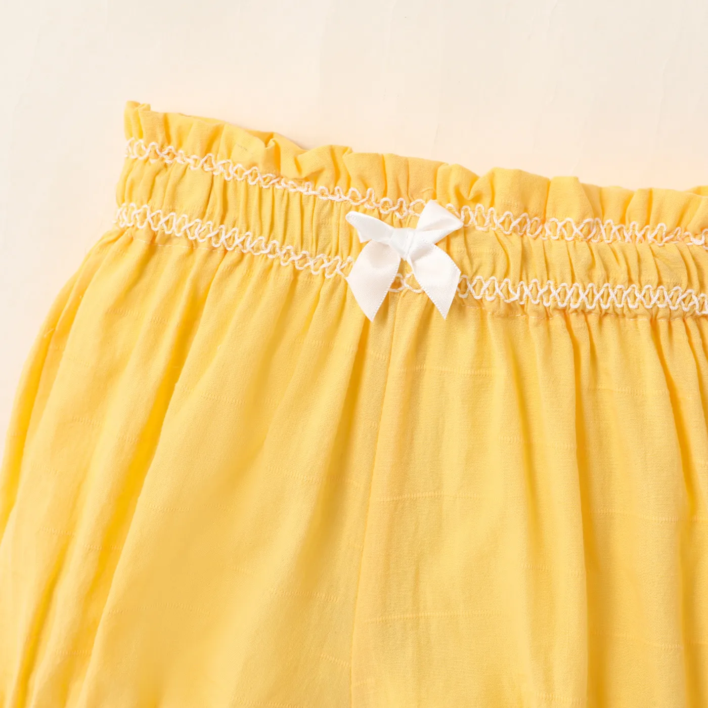 2pcs Baby Girl 100% Cotton Allover Floral Print Frill Trim Tank Top and Shorts Set  image 5