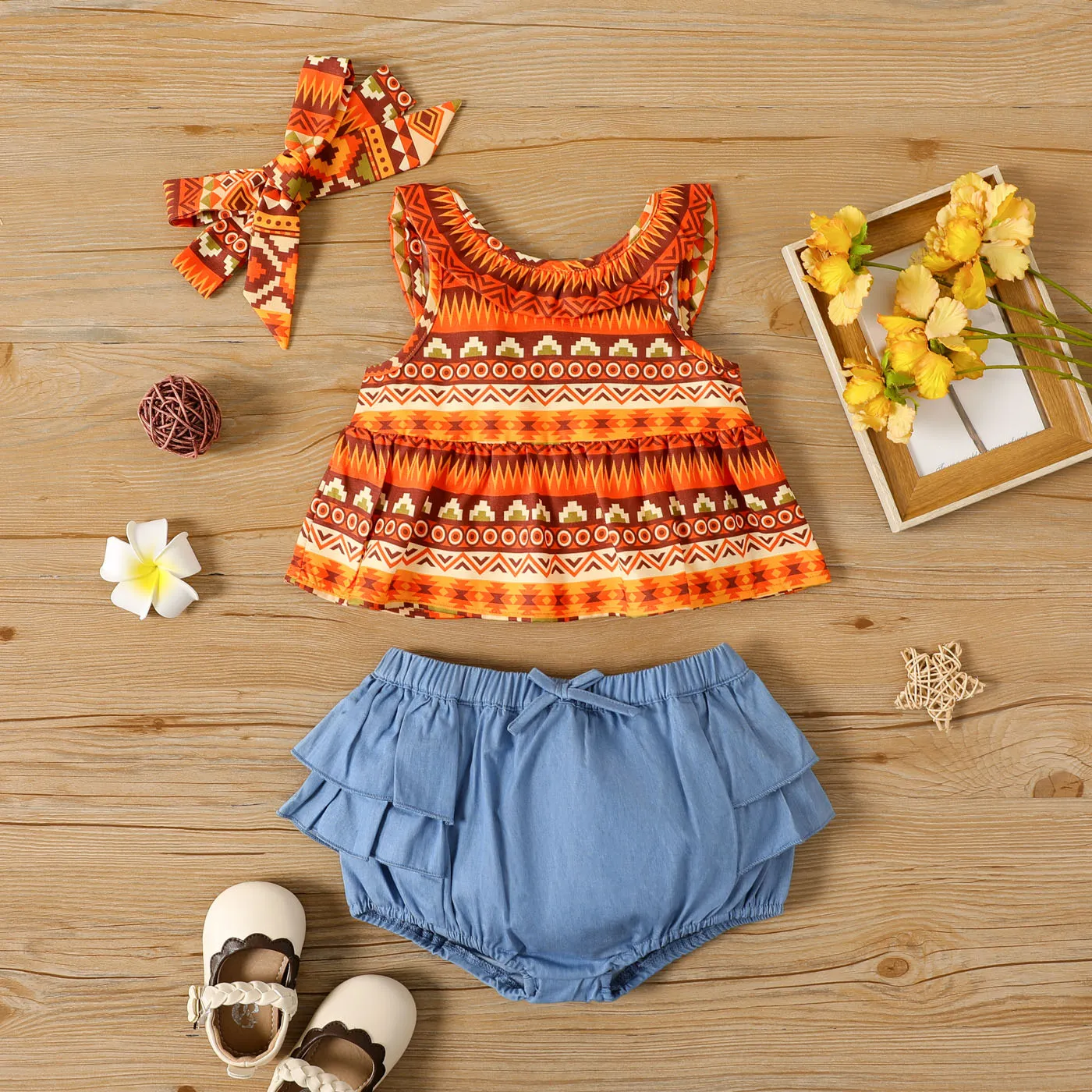 3pcs Baby Girl 100% Cotton Solid Shorts and Allover Print Ruffle Collar Tank Top & Headband Set Multi-color big image 1