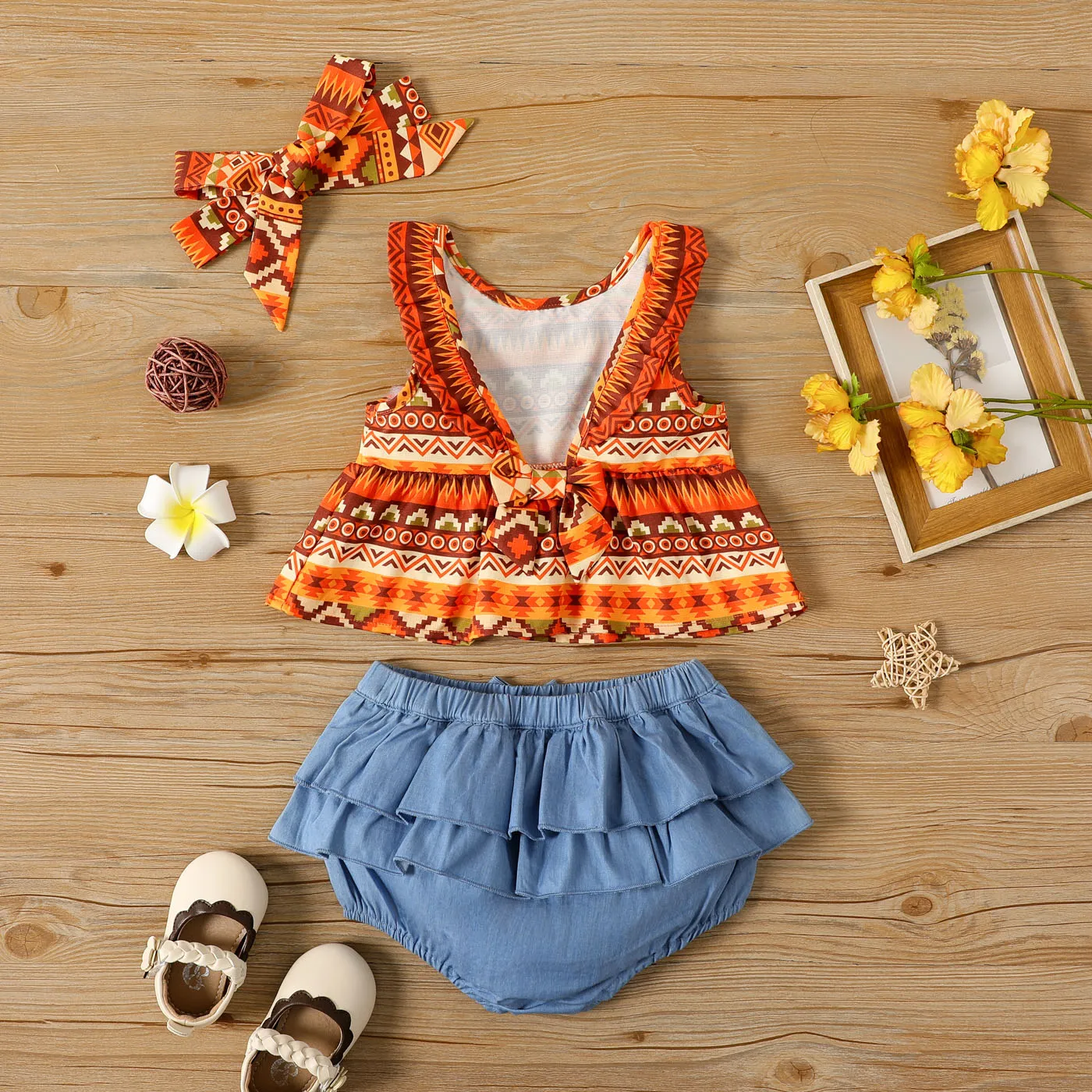 3pcs Baby Girl 100% Cotton Solid Shorts and Allover Print Ruffle Collar Tank Top & Headband Set Multi-color image 2