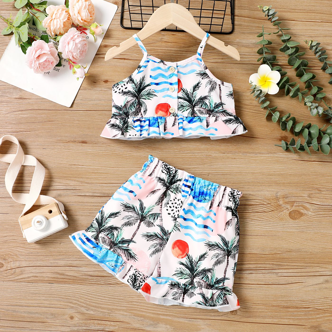 

2Pcs Toddler Girl Basic Tropical Print Ruffled Cami Top & Shorts Set