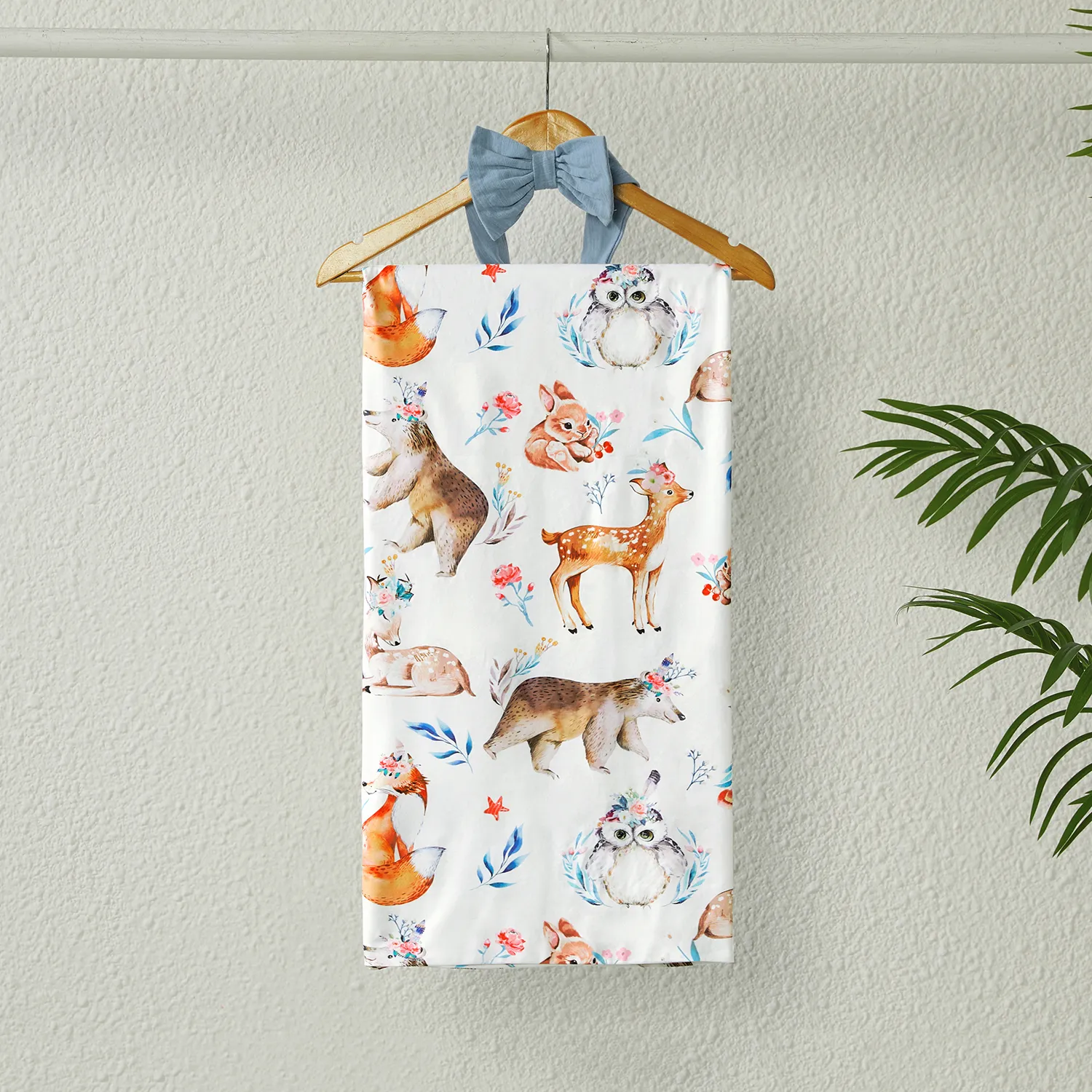 Family Matching Allover Animal Print Belted Robe and Swaddle Blanket or Cotton Letter Graphic Short-sleeve Tee Sets  big image 1