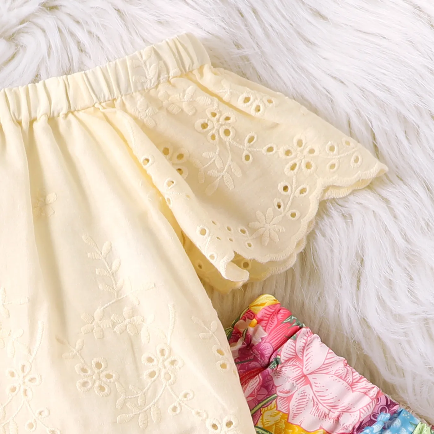 2pcs Toddler Girl Off-Shoulder Schiffy Top and Floral Print Flared Pants Set Colorful image 3