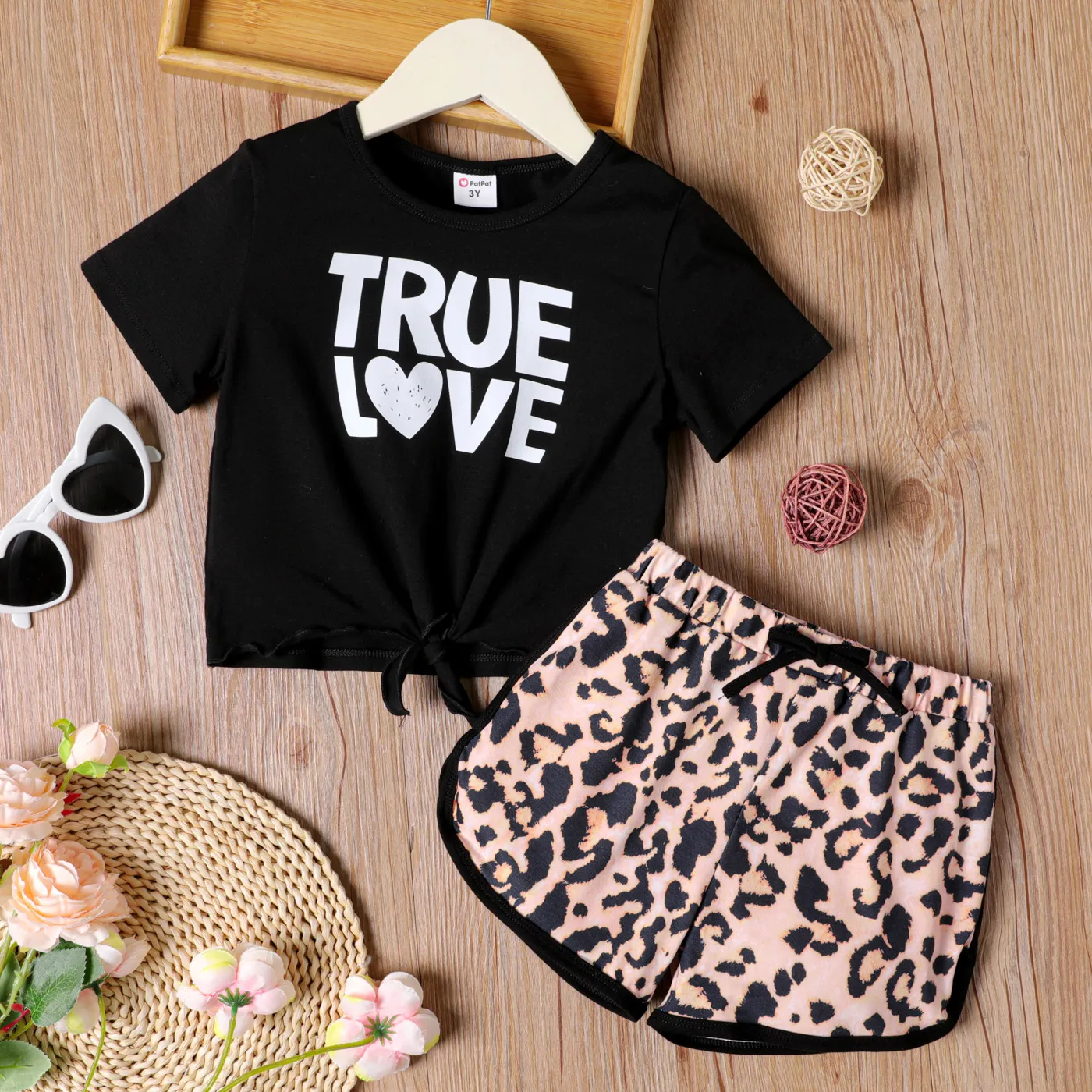 2pcs Toddler Girl Naia Letter Print Tie Knot Tee and Leopard Print Shorts Set Black