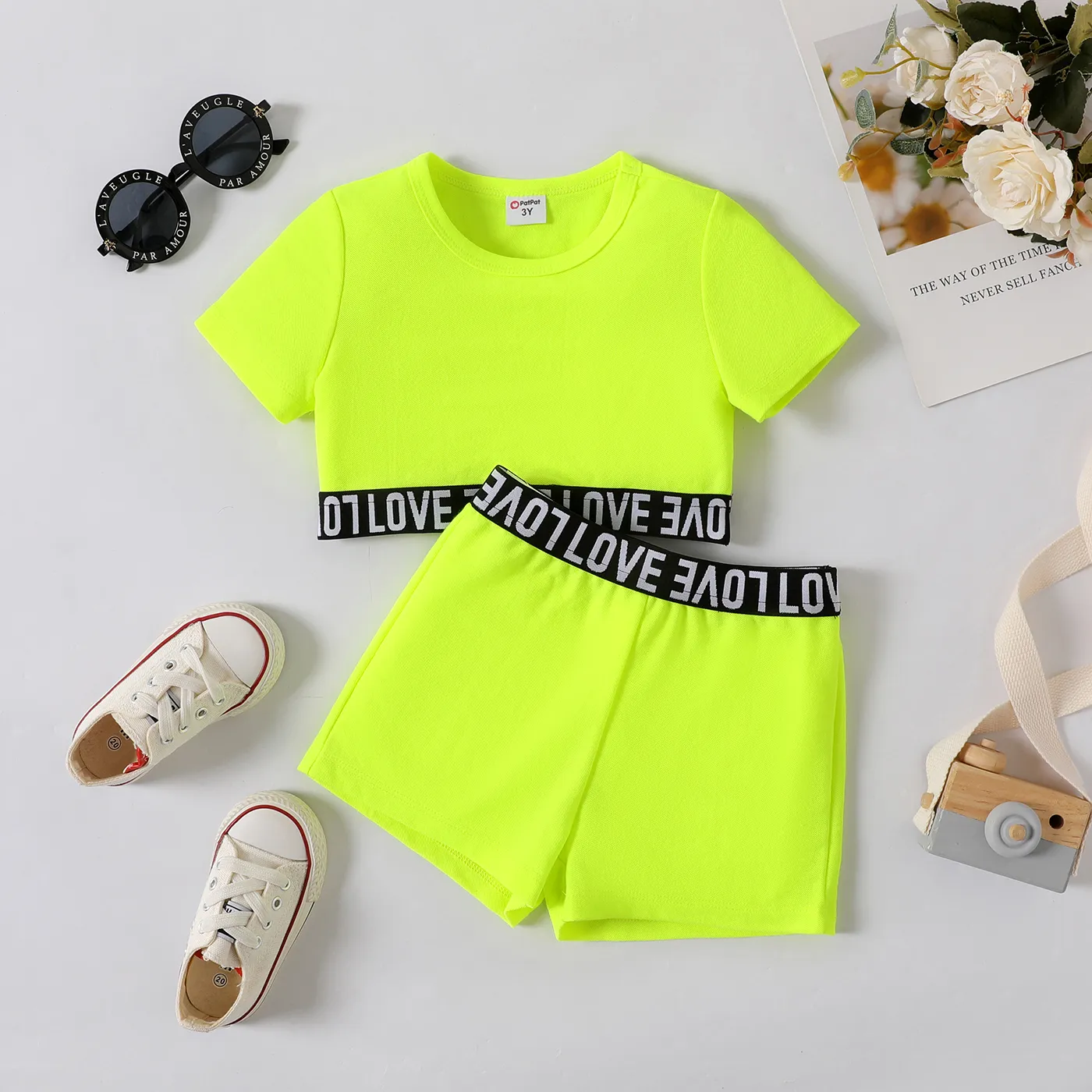 2pcs Toddler Girl Letter Print Webbing Design Short-sleeve Tee and Shorts Set  big image 1