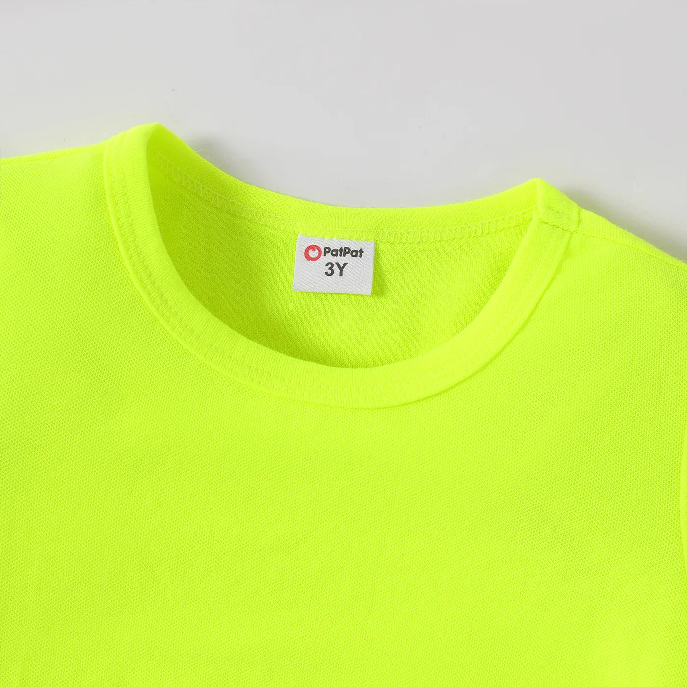 2pcs Toddler Girl Letter Print Webbing Design Short-sleeve Tee and Shorts Set  image 5