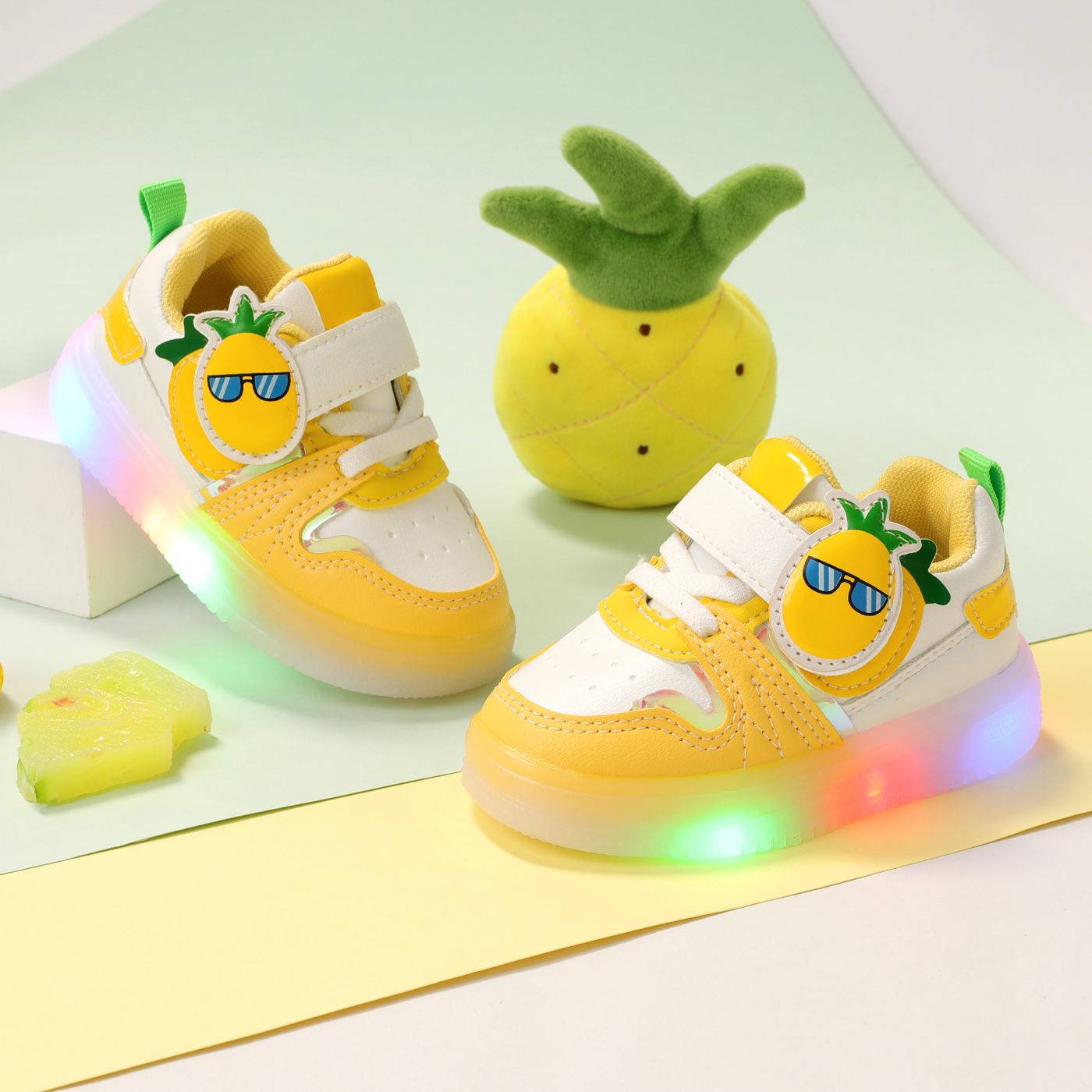 

Toddler Spacecraft Graphic LED Casual Shoes