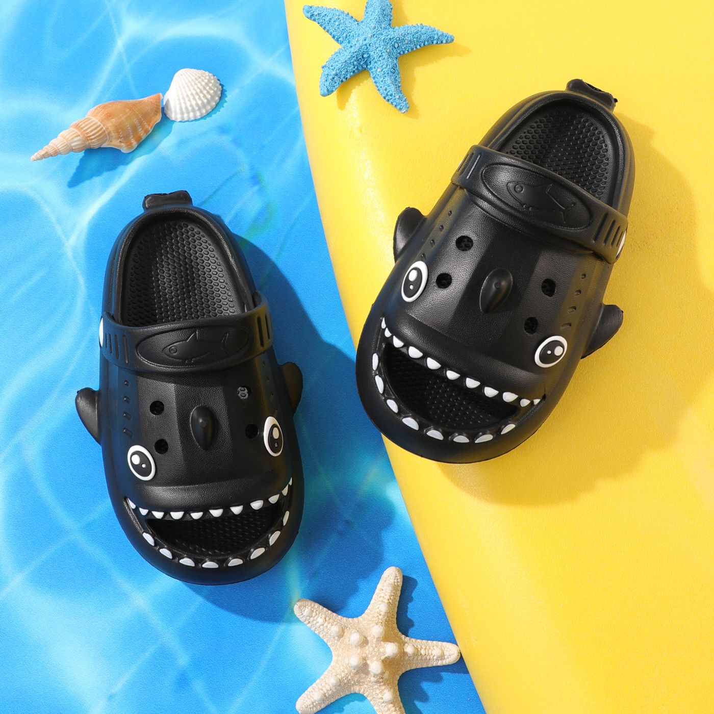 

Kid New Style Cartoon Shark Clogs