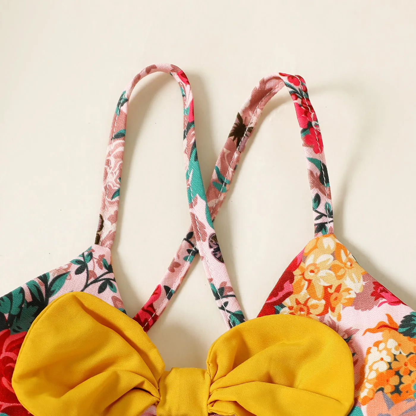 Baby Girl Contrast Bow Decor Allover Floral Print Cut Out Cami Dress  image 3
