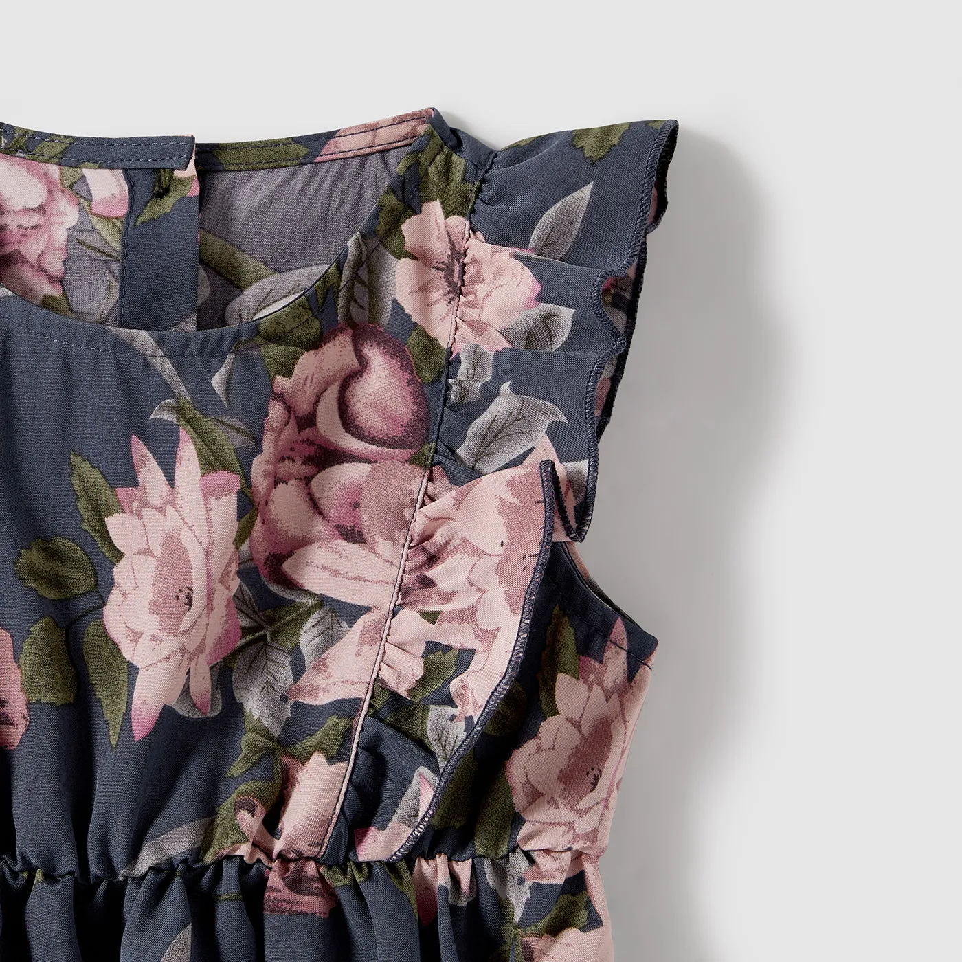 Family Matching Allover Floral Print Belted Cami Dresses and Short-sleeve Colorblock T-shirts Sets blue  white image 4