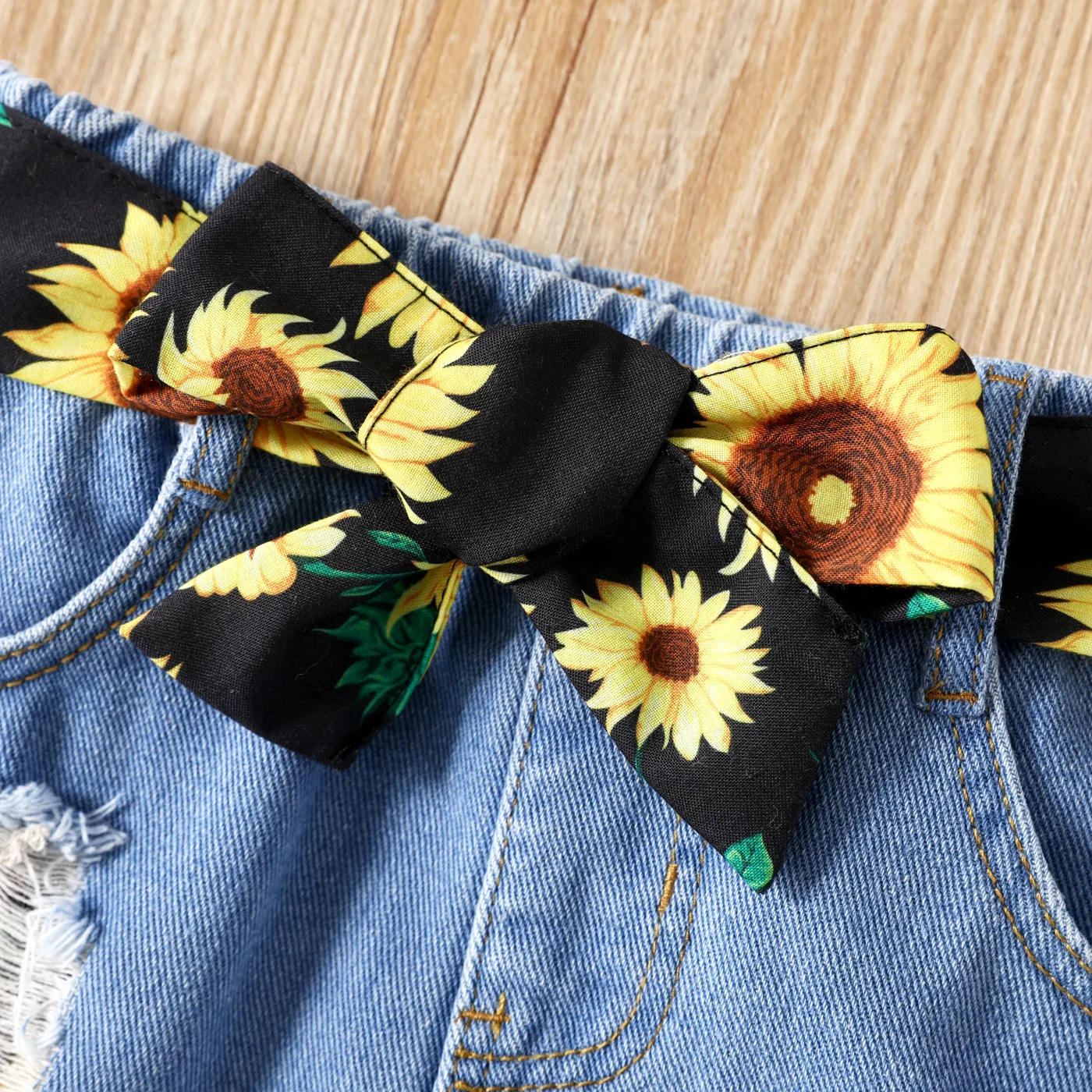 3pcs Toddler Girl Floral Print Flounce Short-sleeve Tee and Ripped Denim Shorts & Headband Set Black image 3
