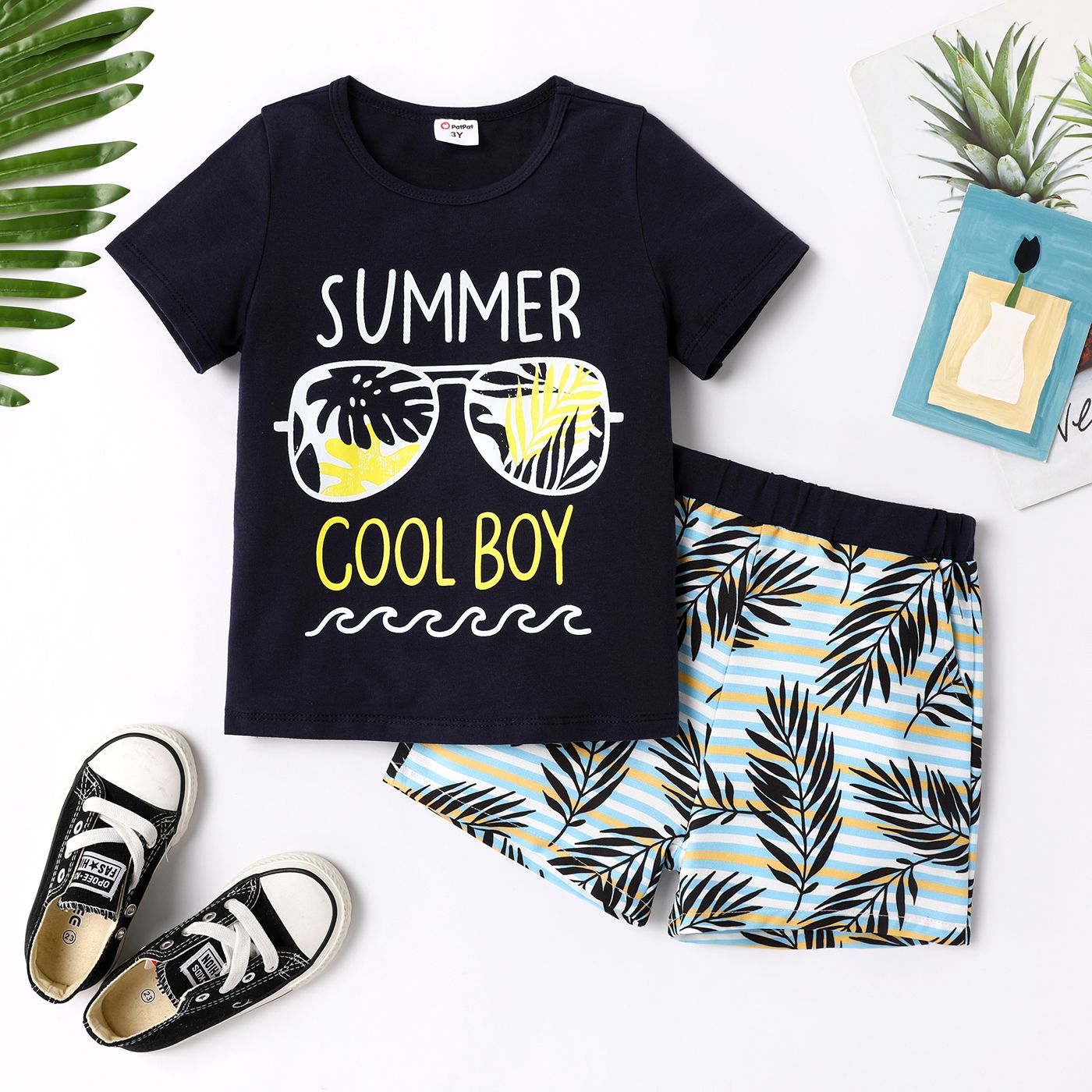 

2pcs Toddler Boy Letter Print Short-sleeve Tee and Leaf Print Shorts Set