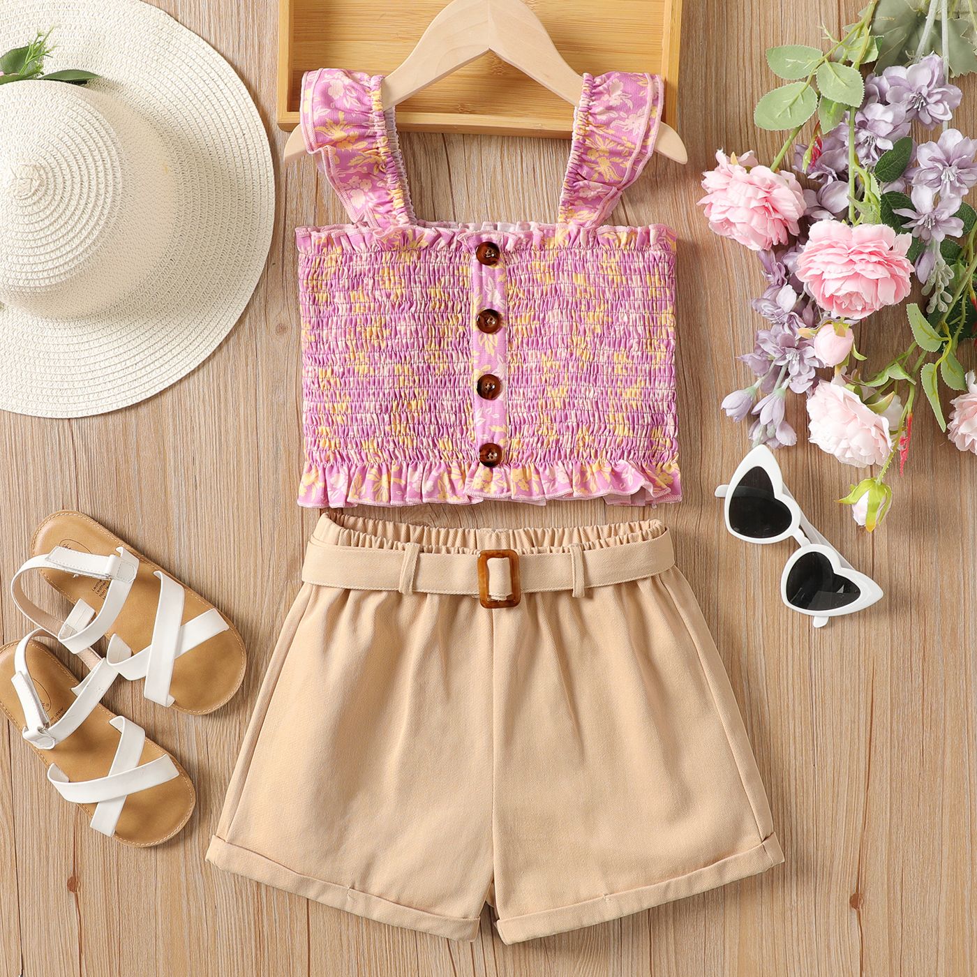 

2pcs Kid Girl Shirred Floral Flutter-sleeve Top and Solid Shorts Set